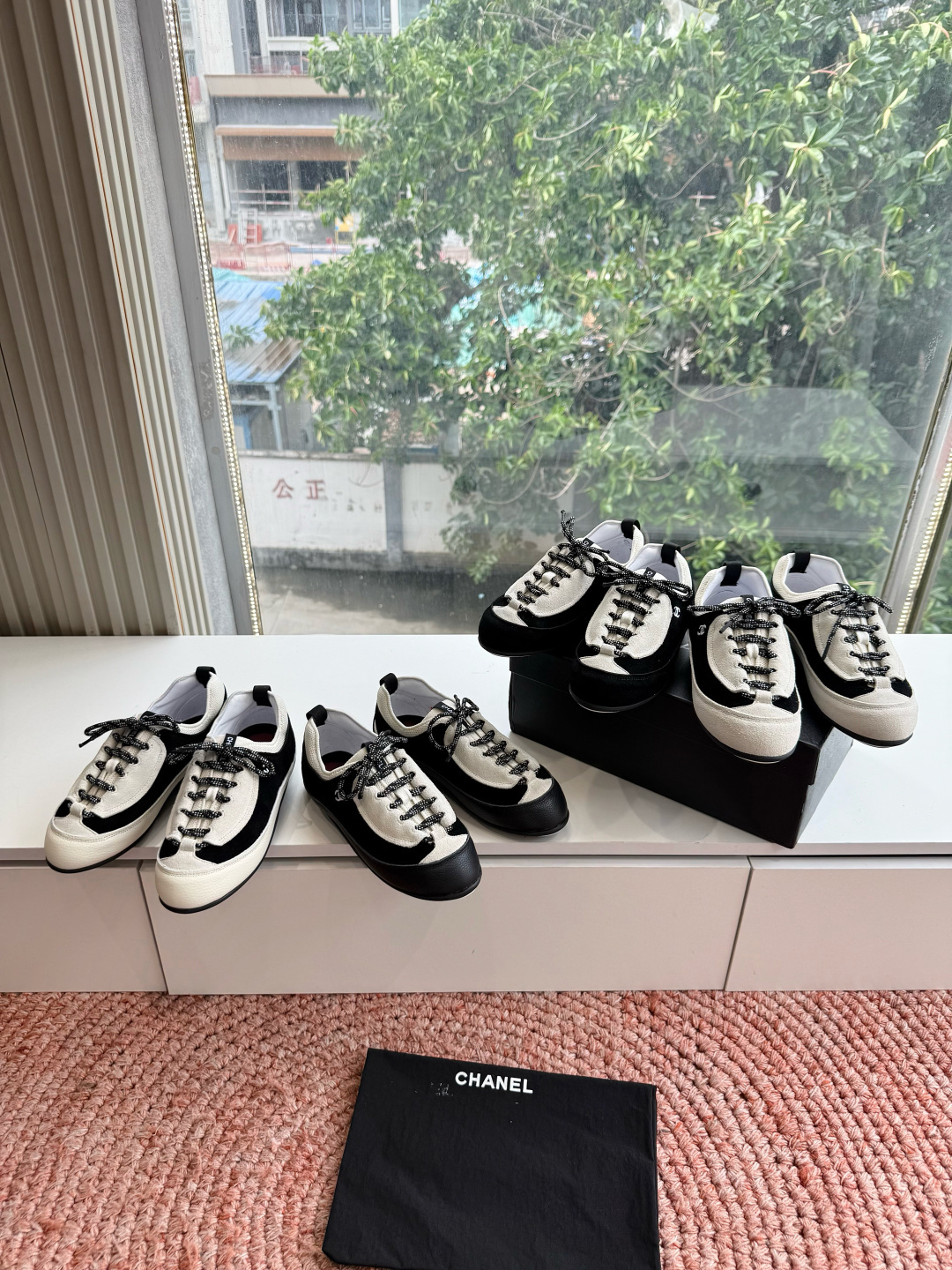 G059chanel26a球鞋美到心巴上一买一个不吱声讲道理 看到实物穿上脚 就会觉得右边黑色的更好看 