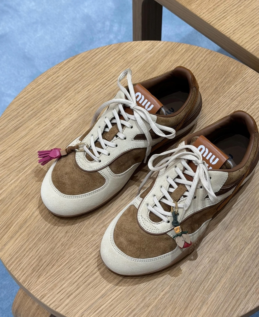 G086代购级别MiuMiu&N*•联名款新色上新 美拉德配色德训鞋运动鞋miumiu&nb530最新款新色上新！特别p