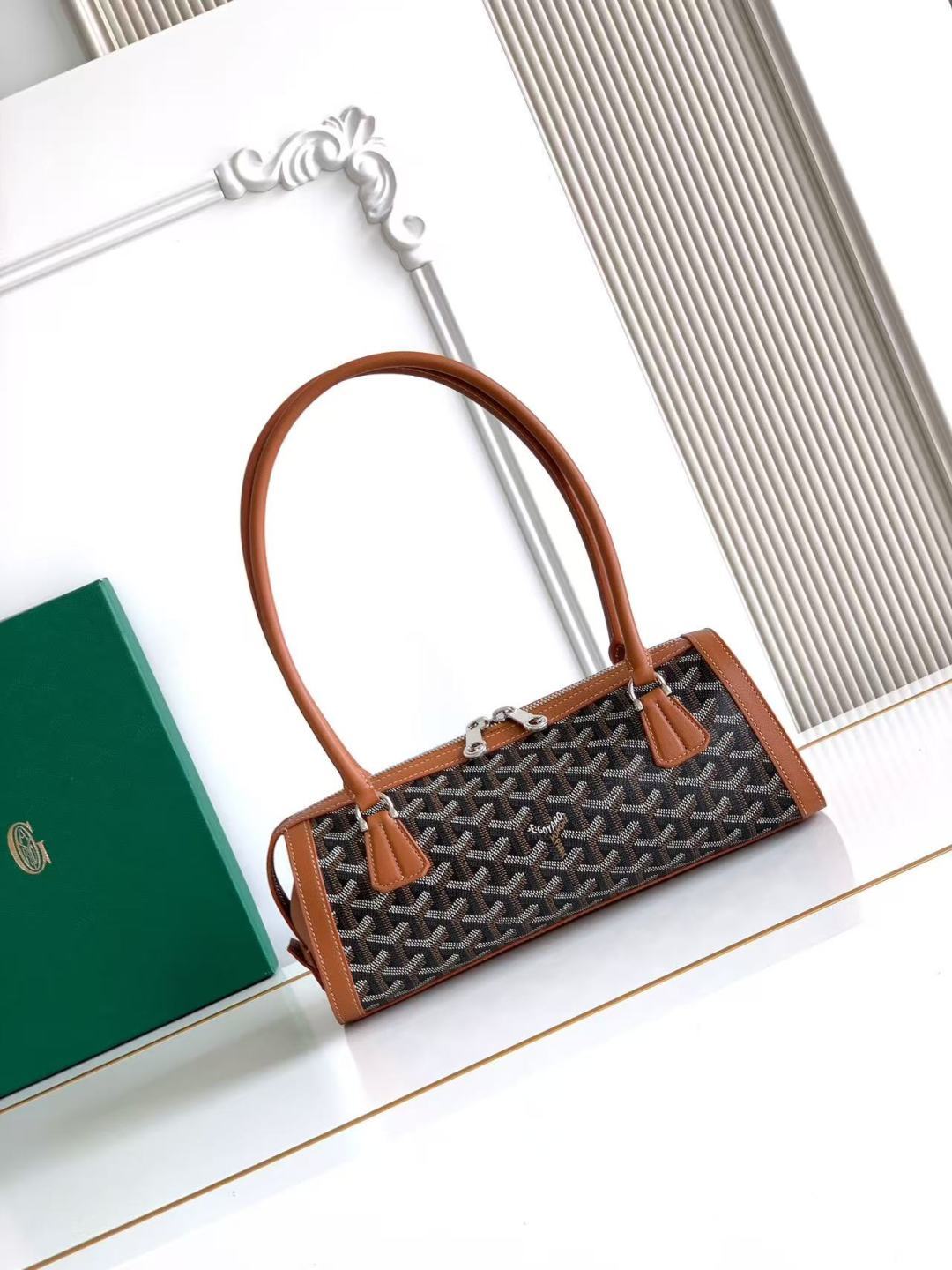 Goyard 跑量 BONBONNIERE 包袋兼具低调又张扬的特质