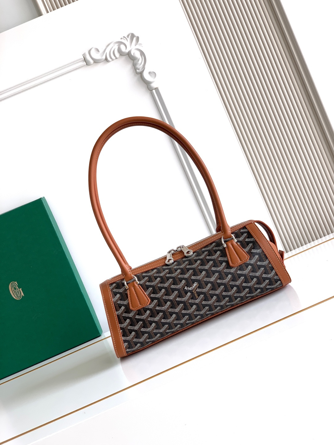 Goyard 跑量 BONBONNIERE 包袋兼具低调又张扬的特质