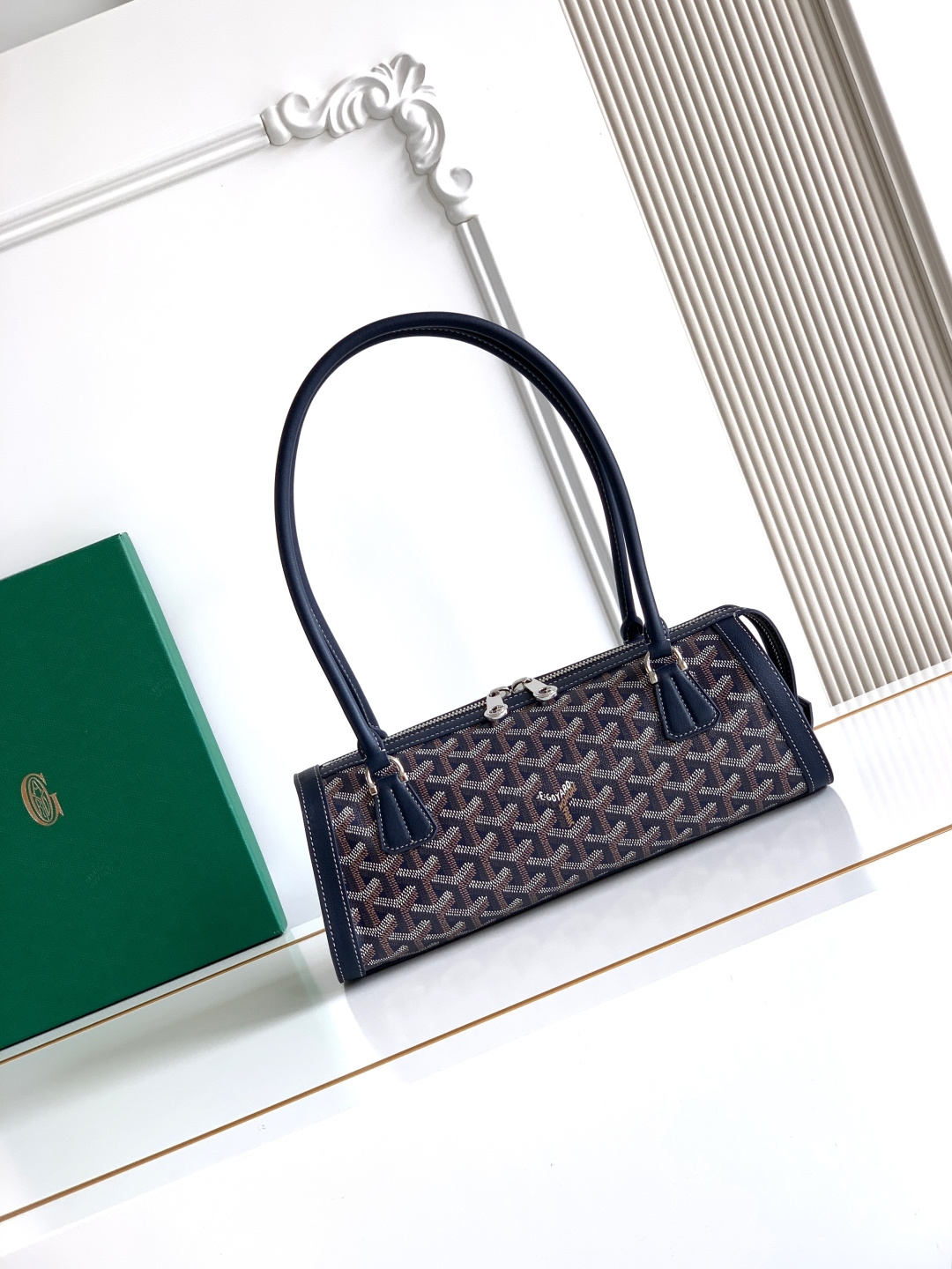 Goyard 跑量 BONBONNIERE 包袋兼具低调又张扬的特质