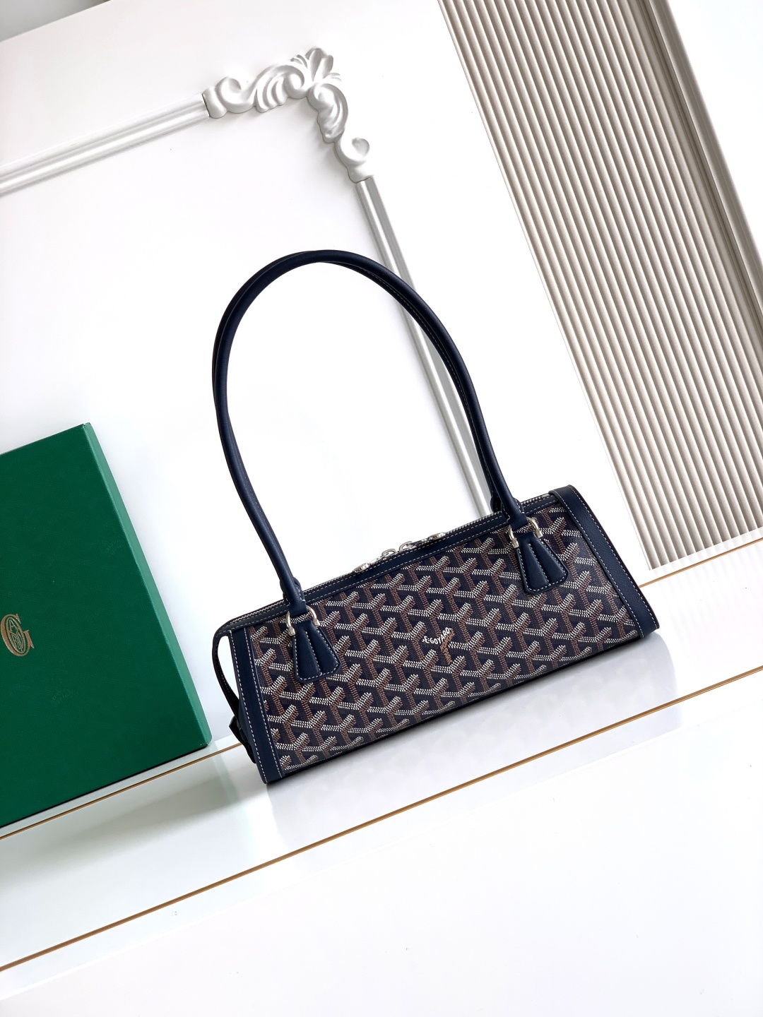 Goyard 跑量 BONBONNIERE 包袋兼具低调又张扬的特质