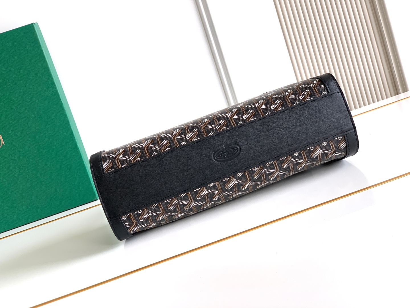 Goyard 跑量 BONBONNIERE 包袋兼具低调又张扬的特质