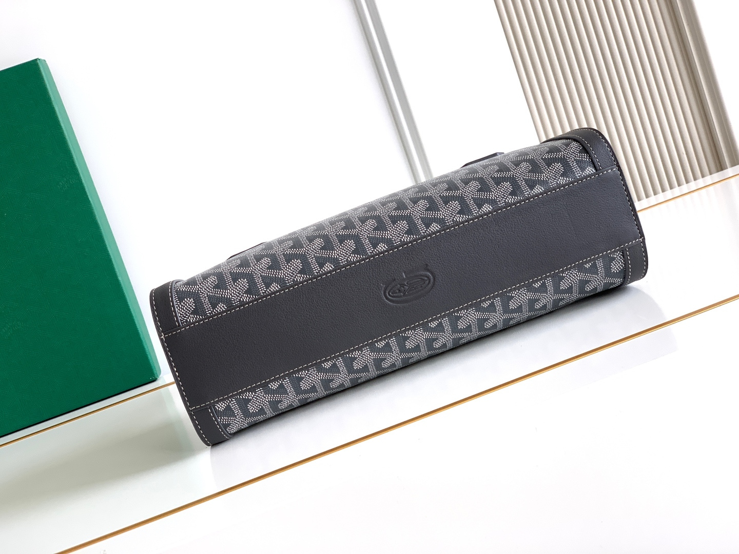 Goyard 跑量 BONBONNIERE 包袋兼具低调又张扬的特质