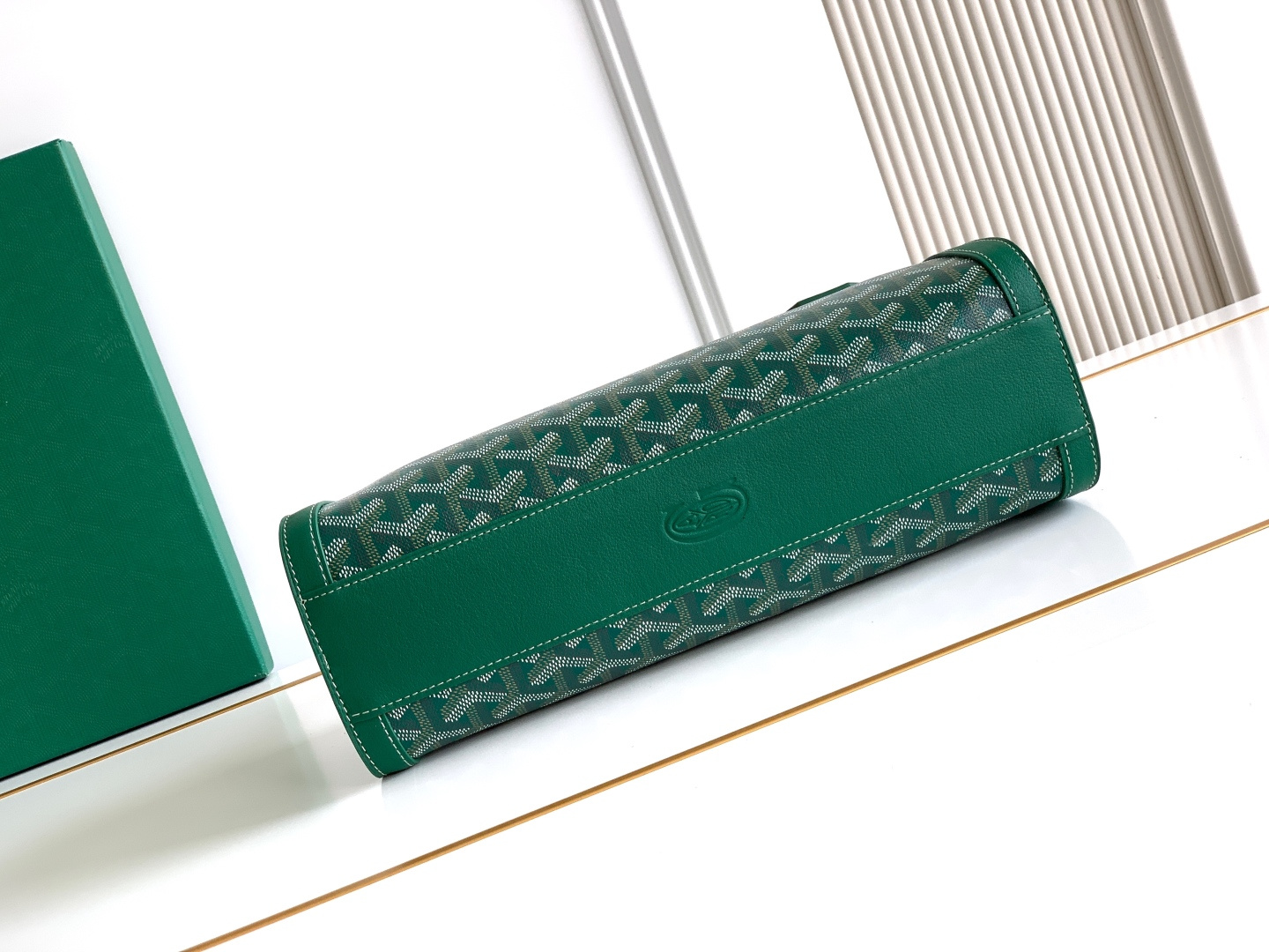 Goyard 跑量 BONBONNIERE 包袋兼具低调又张扬的特质