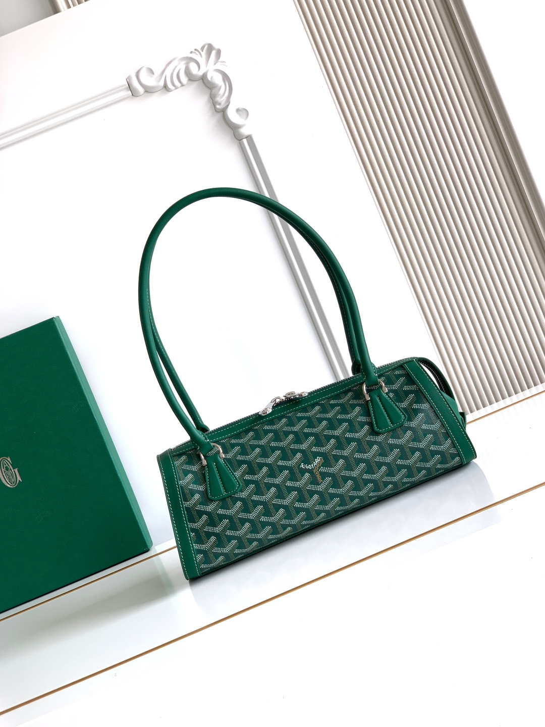 Goyard 跑量 BONBONNIERE 包袋兼具低调又张扬的特质