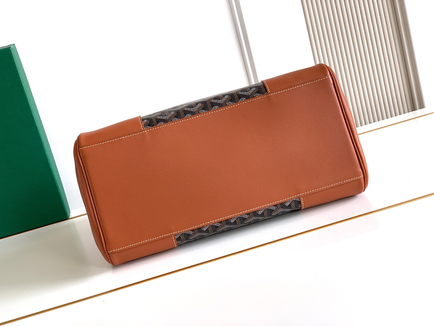 Goyard Goyard 西贡Tote 这款西贡母包一出场就有BK的气场 整体更加 优雅