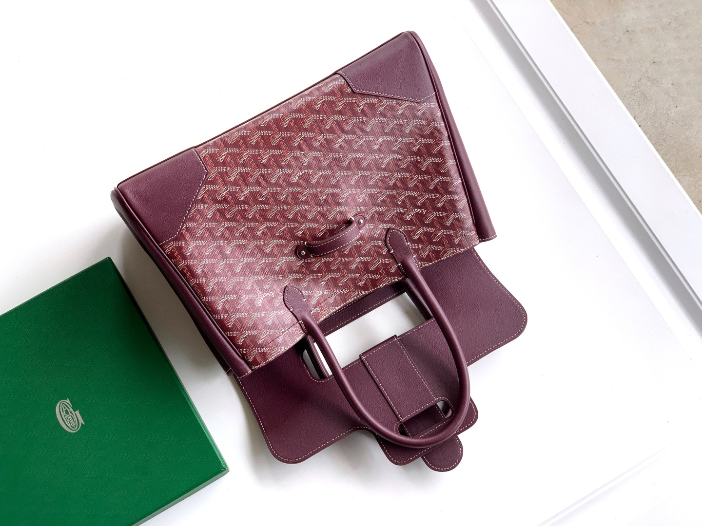 Goyard Goyard 西贡Tote 这款西贡母包一出场就有BK的气场 整体更加 优雅
