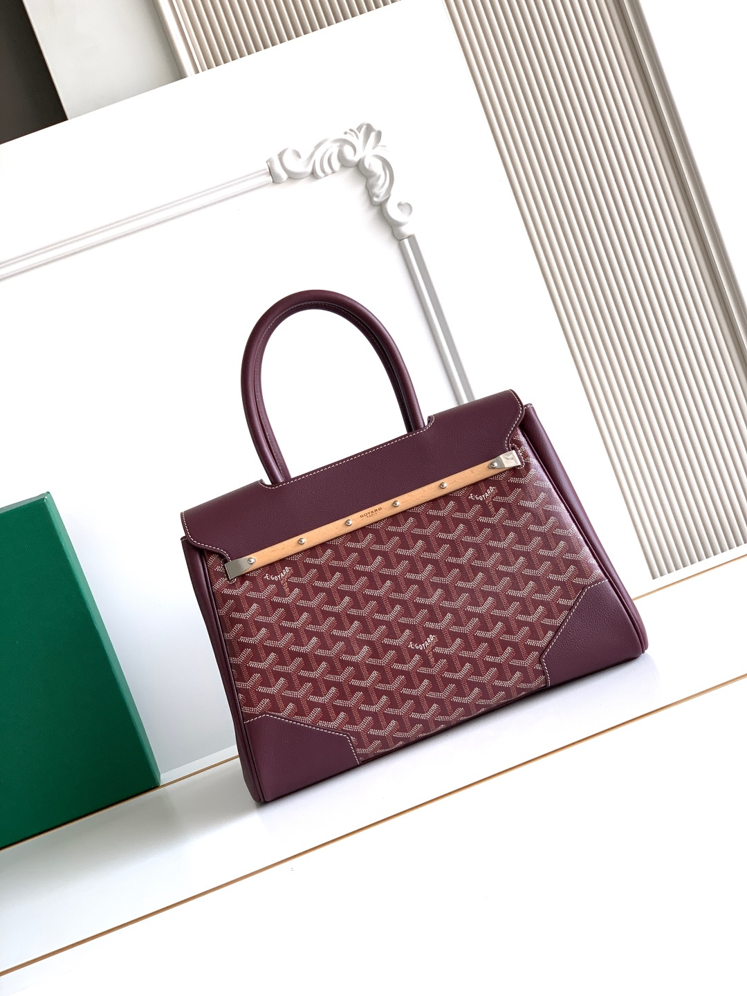 Goyard Goyard 西贡Tote 这款西贡母包一出场就有BK的气场 整体更加 优雅