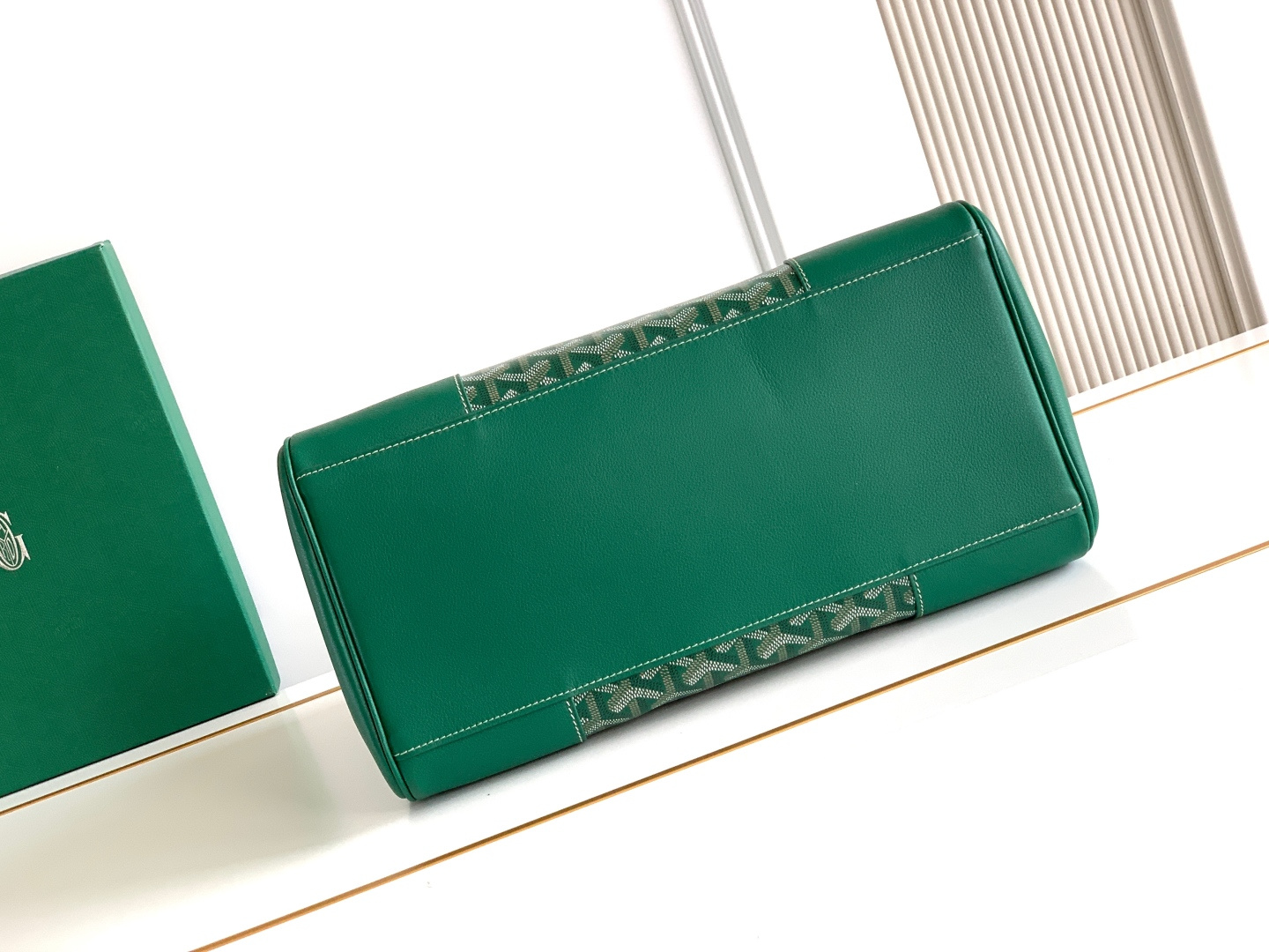 Goyard Goyard 西贡Tote 这款西贡母包一出场就有BK的气场 整体更加 优雅