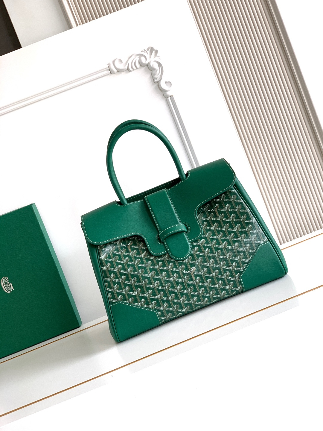 Goyard Goyard 西贡Tote 这款西贡母包一出场就有BK的气场 整体更加 优雅