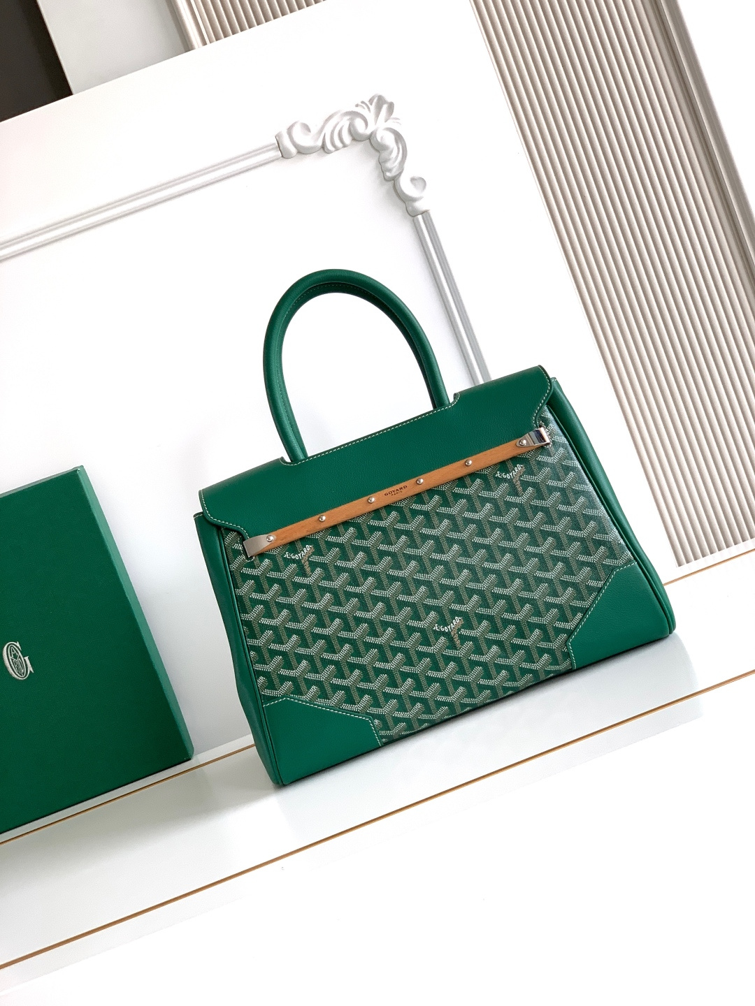 Goyard Goyard 西贡Tote 这款西贡母包一出场就有BK的气场 整体更加 优雅