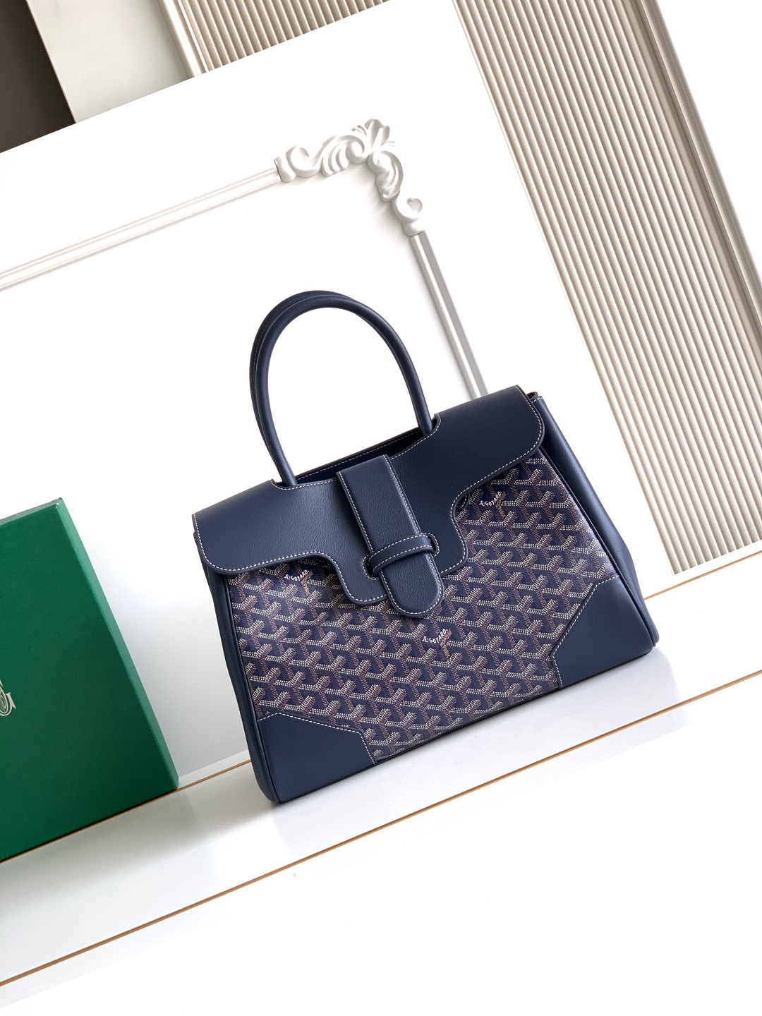 Goyard Goyard 西贡Tote 这款西贡母包一出场就有BK的气场 整体更加 优雅