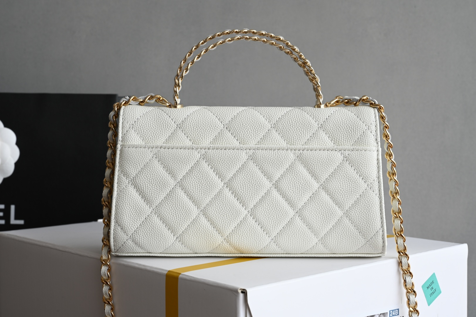 白金版▪️正品级 包装如图现货发售🌱皮穿链手柄𝐤𝐞𝐥𝐥𝐲手机包回归𝑪𝒉𝒂𝒏𝒆𝒍 𝟐𝟓𝐒｜白色♥𝐳𝐩级这颗