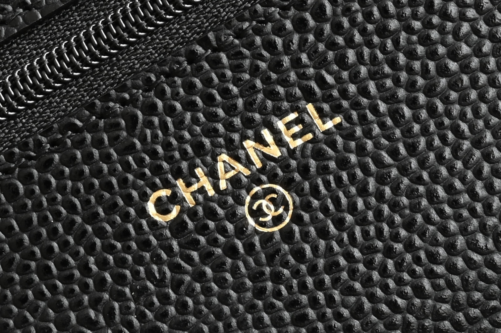 🌼白金版▪️正品级 包装如图全新到货𝟐𝟓𝐜全新𝐰𝐨𝐜链条包独家𝖧𝖺𝖺𝗌鱼子酱牛皮黑金专柜售价𝟤𝟪𝟧𝟢𝟢𝗋