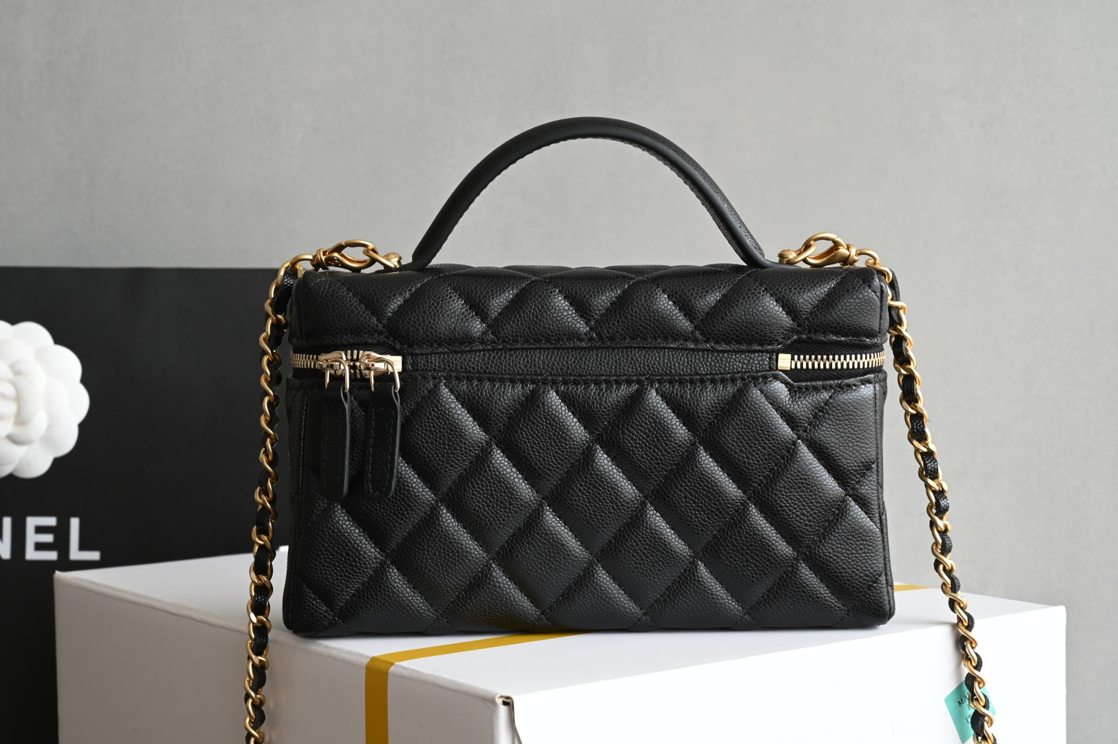 白金版▪️正品级 包装如图全新到货🆕𝗖𝗵𝗮𝗻𝗲𝟭 𝟮𝟱𝐏𝖫𝖯盒子拉丝大LOGO手拿包 黑色♥ 专柜售价𝟤