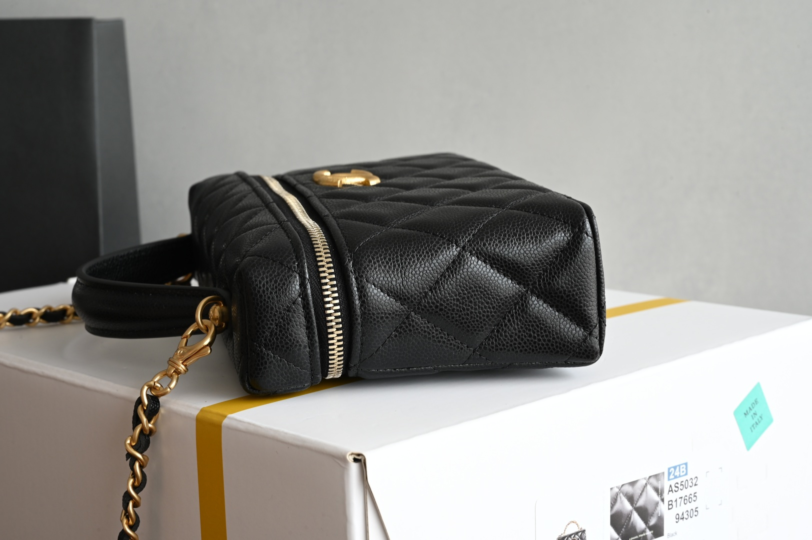 白金版▪️正品级 包装如图全新到货🆕𝗖𝗵𝗮𝗻𝗲𝟭 𝟮𝟱𝐏𝖫𝖯盒子拉丝大LOGO手拿包 黑色♥ 专柜售价𝟤