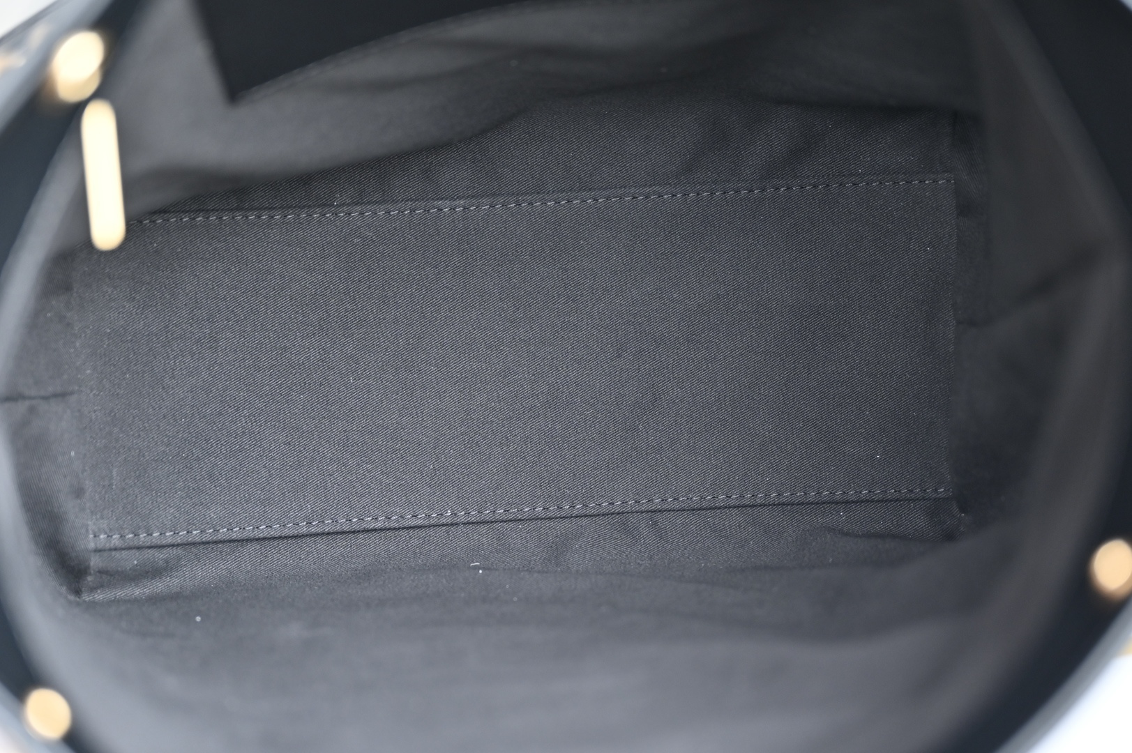 白金版▪️正品级 包装如图全新到货🆕𝐂𝐡𝐚𝐧𝐞𝟏 𝟐𝟓𝐏 金币嬉皮包专柜售价𝟧𝟧𝟪𝟢𝟢𝗋𝗆𝖻购入开发〰️