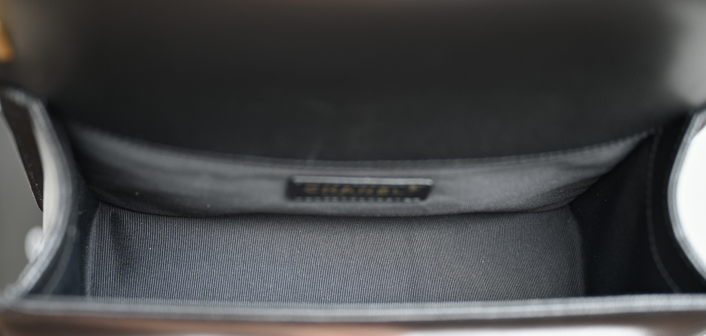 🌼白金版▪️正品级 包装如图全新𝙻𝚎𝚋𝚘𝚢 现货发售‼️菱格纹 小球纹 ❥中号 黑色 致敬经典款💌中性、