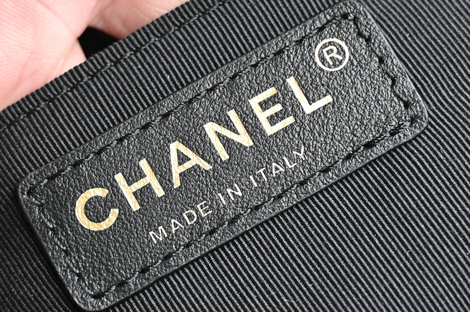 🌼白金版▪️正品级 包装如图全新𝙻𝚎𝚋𝚘𝚢 现货发售‼️菱格纹 小球纹 ❥中号 黑色 致敬经典款💌中性、