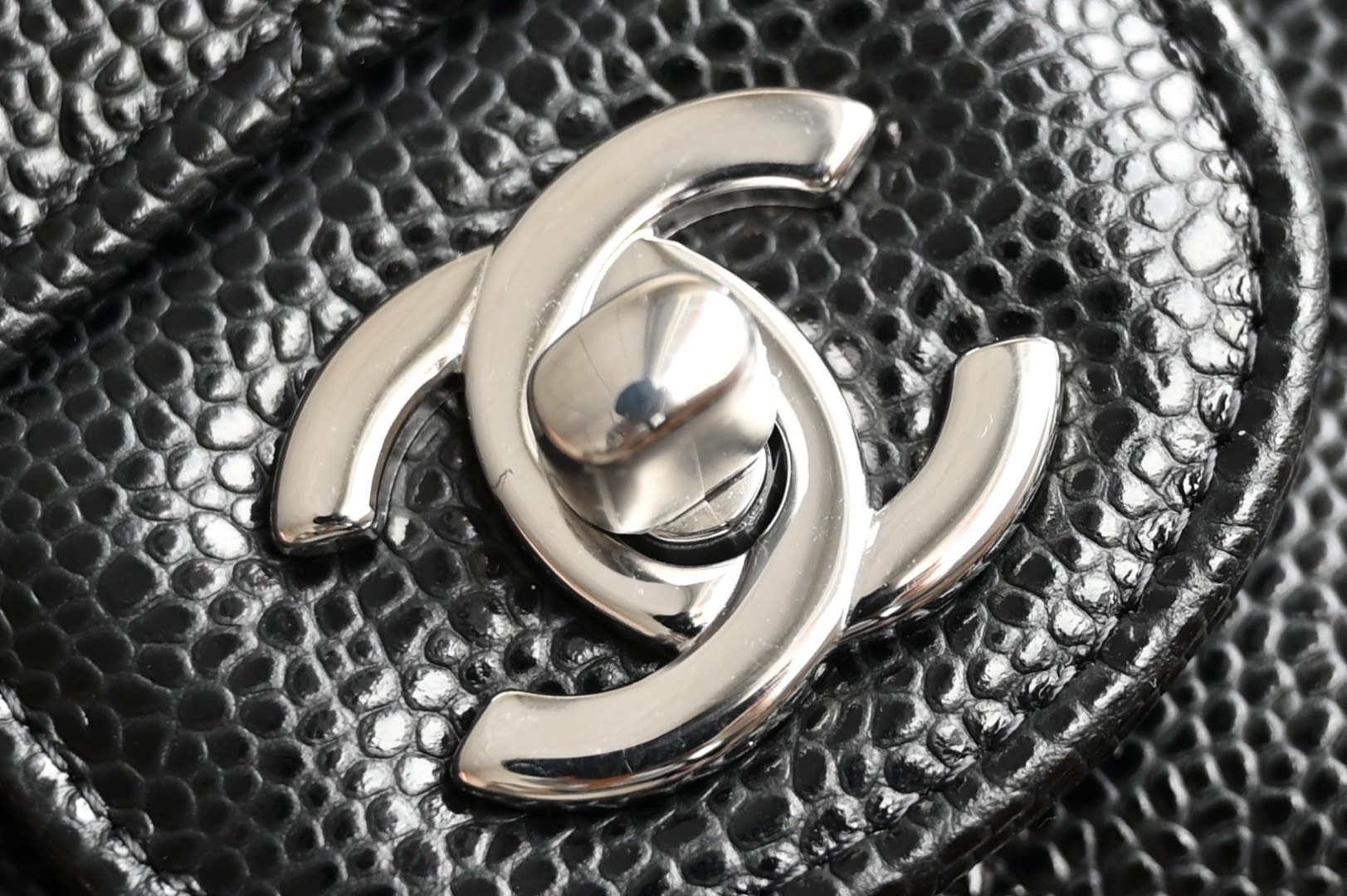 🌼白金版▪️正品级 包装如图全新发售‼️𝟐𝟎𝟐𝟓最新版𝙲𝙵系列专柜售价𝟞𝟚𝟡𝟛𝟘𝕣𝕞𝕓购入开发➠𝙲𝚕𝚊𝚜