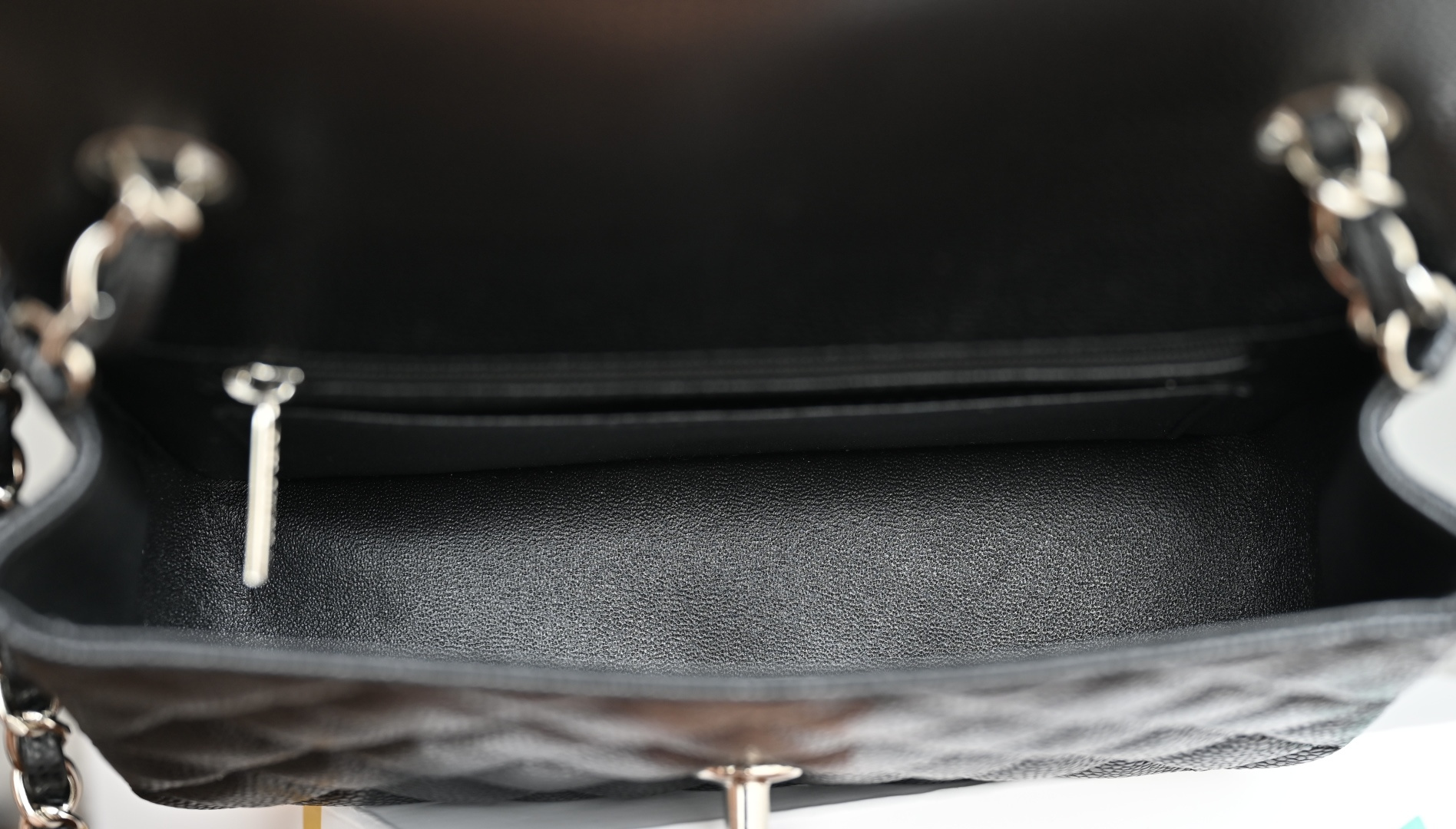 白金版▪️正品级 包装如图全新发售‼️𝟐𝟎𝟐𝟓最新版𝙲𝙵系列专柜售价𝟛𝟙𝟛𝟘𝟘𝕞𝕓购入开发➠𝙲𝚕𝚊𝚜𝚜𝚒