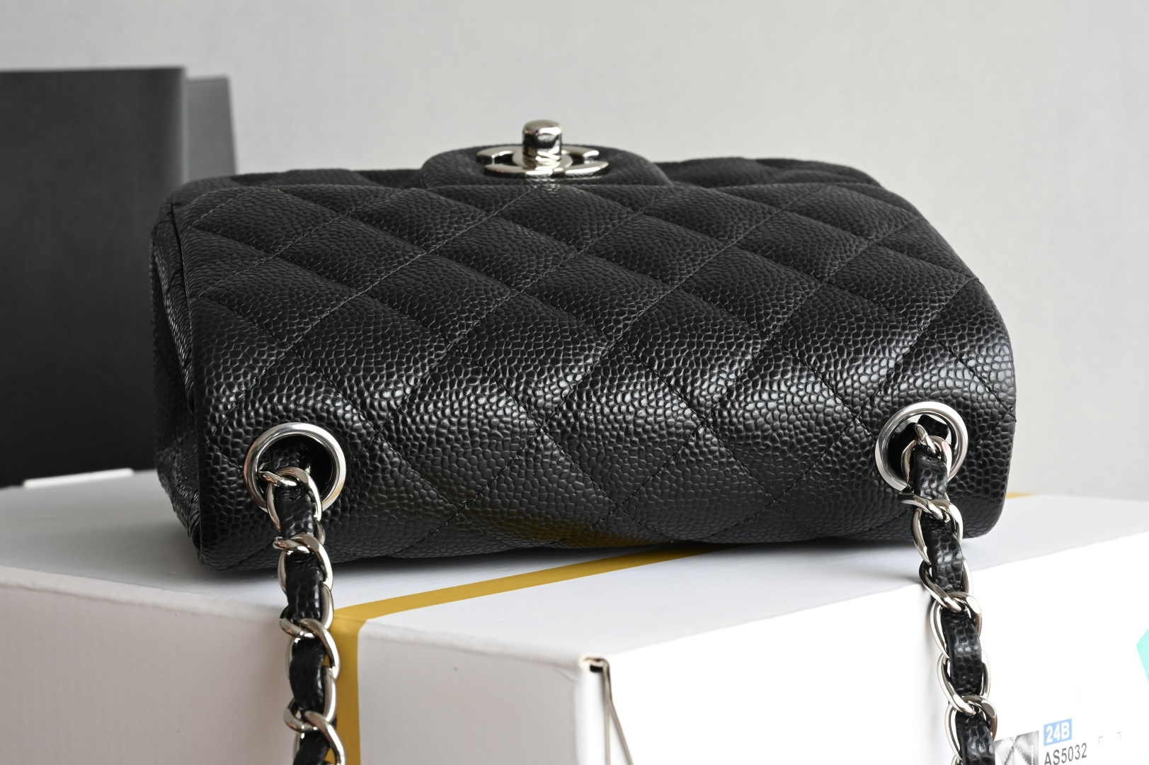 白金版▪️正品级 包装如图全新发售‼️𝟐𝟎𝟐𝟓最新版𝙲𝙵系列专柜售价𝟚𝟡𝟟𝟘𝟘𝕞𝕓购入开发➠𝙲𝚕𝚊𝚜𝚜𝚒