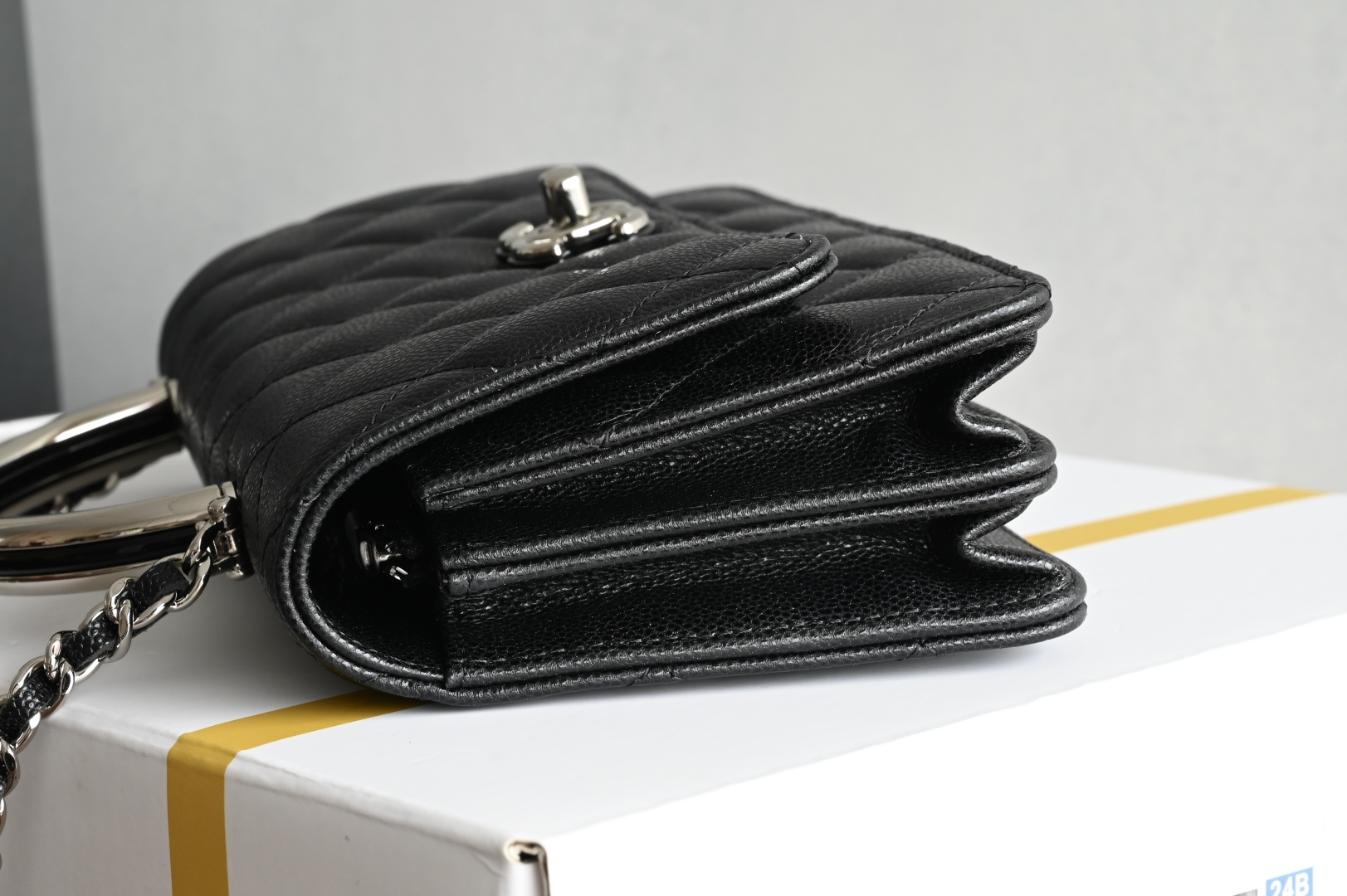 白金版▪️正品级 包装如图新品到货🆕𝗖𝗵𝗮𝗻𝗲𝟭 𝟐𝟓𝐏𝟐𝟓𝐏手柄风琴𝘄𝗼𝗰 黑色专柜售价𝟥𝟨𝟪𝟢𝟢𝗋𝗆