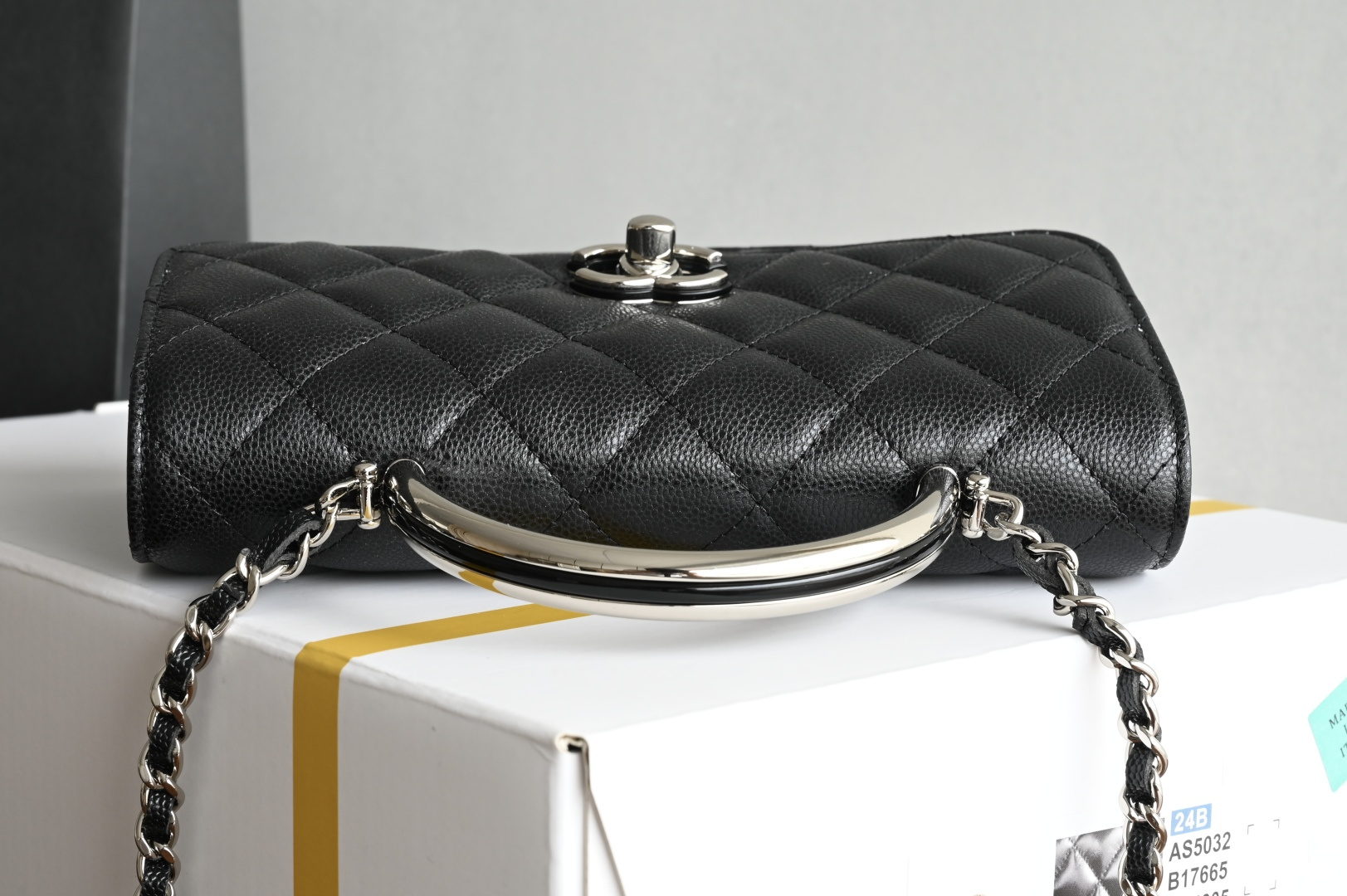 白金版▪️正品级 包装如图新品到货🆕𝗖𝗵𝗮𝗻𝗲𝟭 𝟐𝟓𝐏𝟐𝟓𝐏手柄风琴𝘄𝗼𝗰 黑色专柜售价𝟥𝟨𝟪𝟢𝟢𝗋𝗆