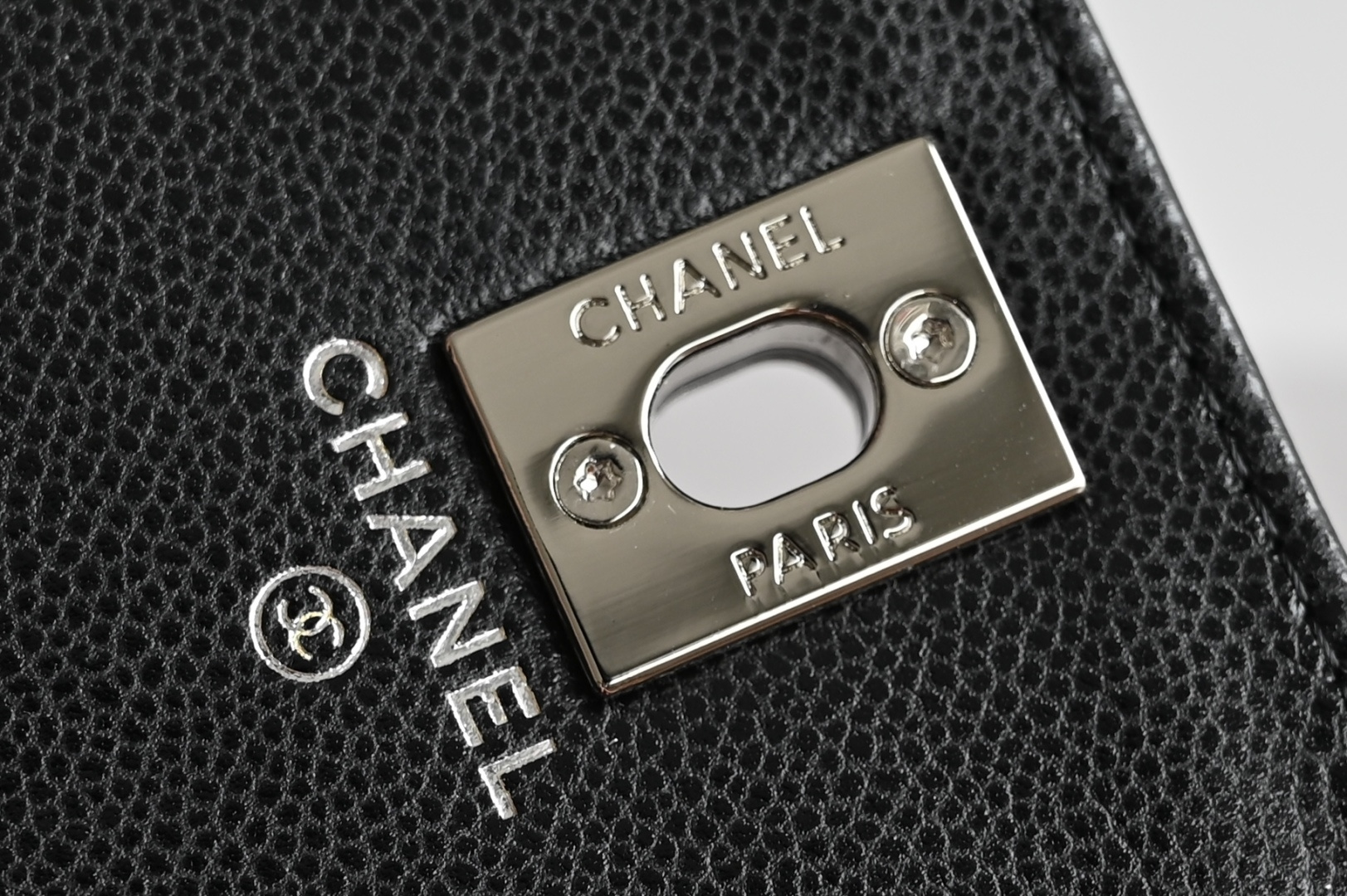 白金版▪️正品级 包装如图新品到货🆕𝗖𝗵𝗮𝗻𝗲𝟭 𝟐𝟓𝐏𝟐𝟓𝐏手柄风琴𝘄𝗼𝗰 黑色专柜售价𝟥𝟨𝟪𝟢𝟢𝗋𝗆