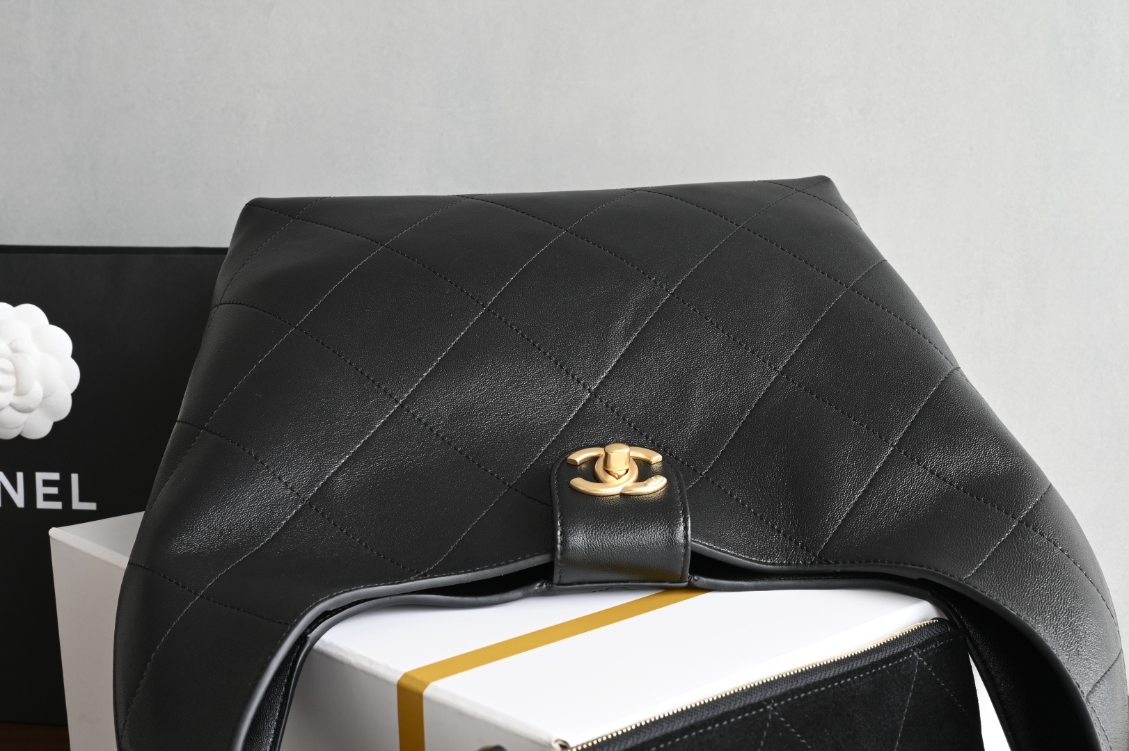 白金版▪️正品级 包装如图全新到货🆕𝐂𝐡𝐚𝐧𝐞𝟏 𝟐𝟓𝐏 大号嬉皮包专柜售价𝟧𝟧𝟢𝟢𝟢𝗋𝗆𝖻购入开发〰️