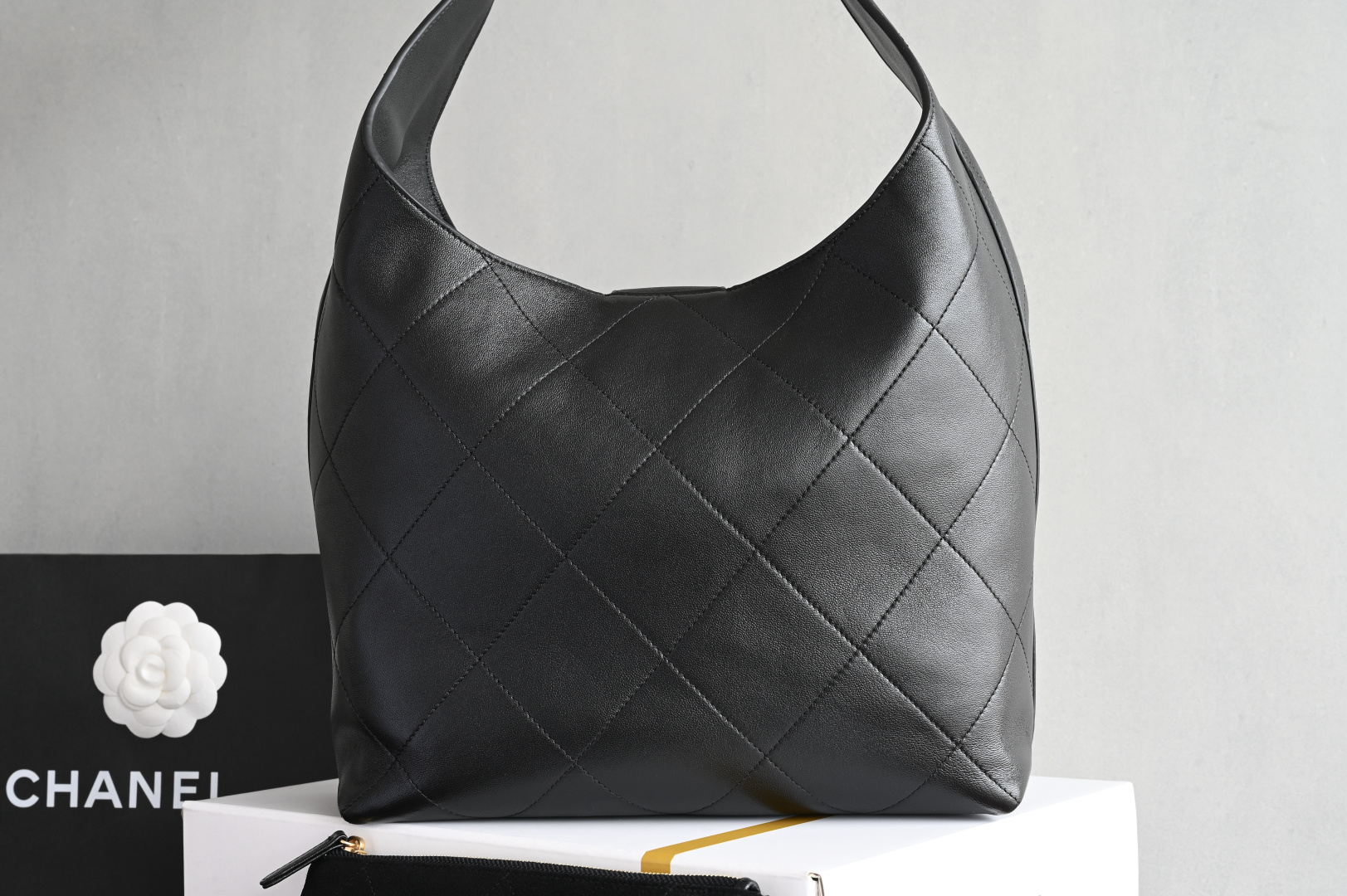 白金版▪️正品级 包装如图全新到货🆕𝐂𝐡𝐚𝐧𝐞𝟏 𝟐𝟓𝐏 大号嬉皮包专柜售价𝟧𝟧𝟢𝟢𝟢𝗋𝗆𝖻购入开发〰️