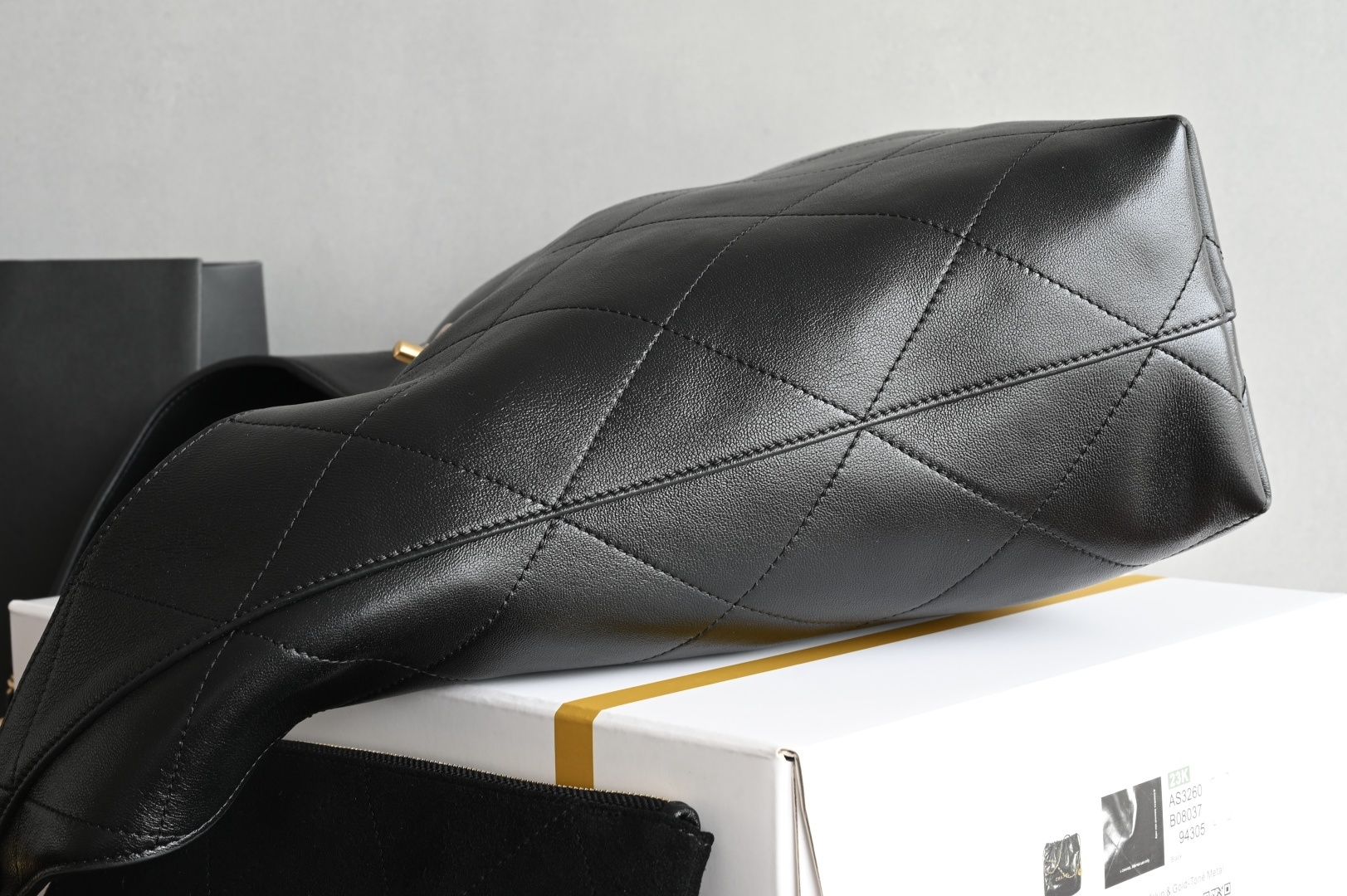 白金版▪️正品级 包装如图全新到货🆕𝐂𝐡𝐚𝐧𝐞𝟏 𝟐𝟓𝐏 大号嬉皮包专柜售价𝟧𝟧𝟢𝟢𝟢𝗋𝗆𝖻购入开发〰️