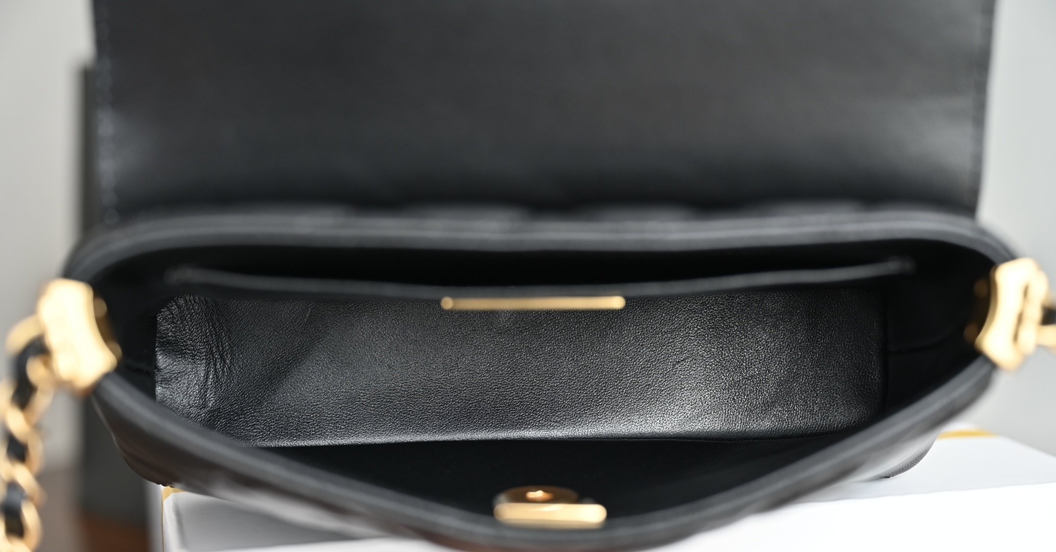 白金版▪️正品级 包装如图全新到货🆕𝐂𝐡𝐚𝐧𝐞𝟏 𝟐𝟓𝐏 手柄Kelly 小号专柜售价𝟦𝟪𝟧𝟢𝟢𝗋𝗆𝖻购