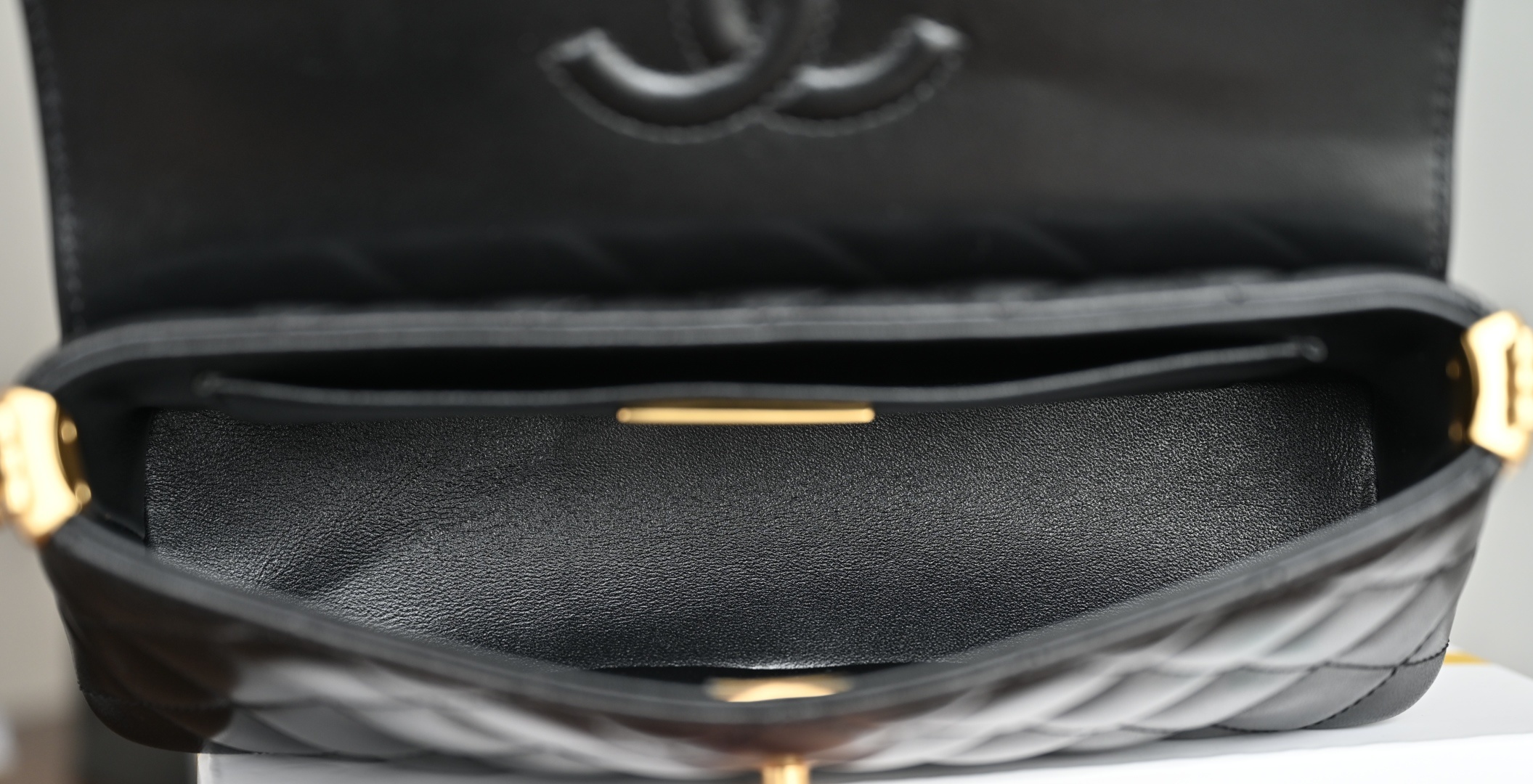 白金版▪️正品级 包装如图全新到货🆕𝐂𝐡𝐚𝐧𝐞𝟏 𝟐𝟓𝐏 手柄Kelly 横版小号专柜售价𝟦𝟨𝟫𝟢𝟢𝗋𝗆