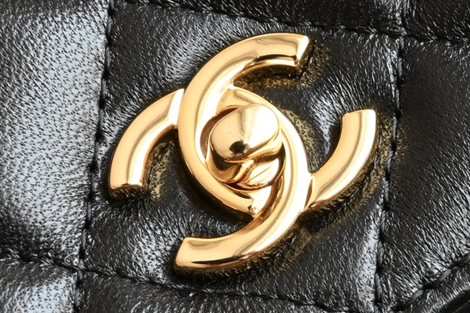 🌼白金版▪️正品级 包装如图全新到货𝟐𝟓𝐜全新𝐰𝐨𝐜链条包专柜售价𝟤𝟪𝟧𝟢𝟢𝗋𝗆𝖻购入开发〰️全新上线🔥