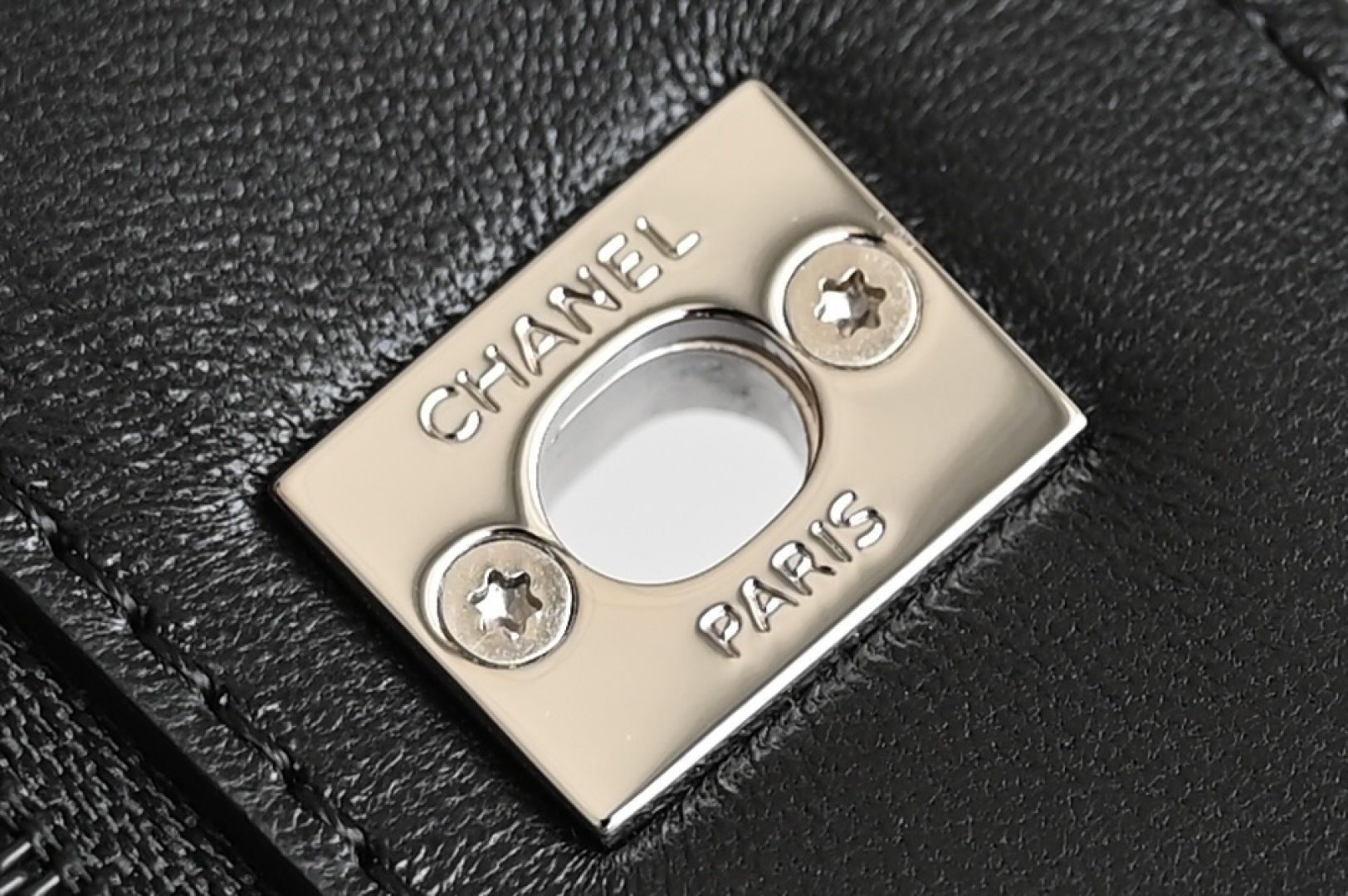 🌼白金版▪️正品级 包装如图全新到货𝟐𝟓𝐜全新𝐰𝐨𝐜链条包专柜售价𝟤𝟪𝟧𝟢𝟢𝗋𝗆𝖻购入开发〰️全新上线🔥