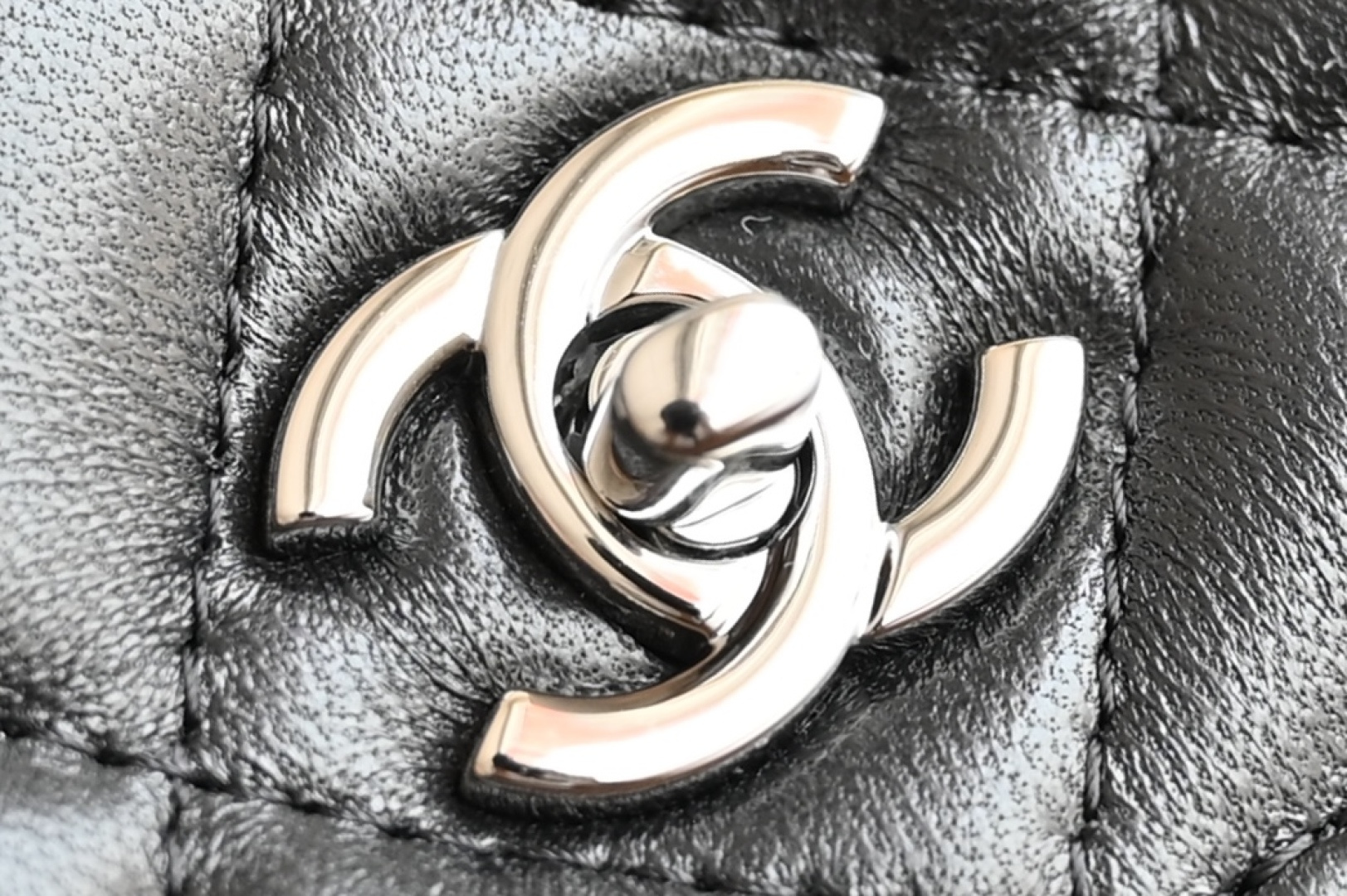 🌼白金版▪️正品级 包装如图全新到货𝟐𝟓𝐜全新𝐰𝐨𝐜链条包专柜售价𝟤𝟪𝟧𝟢𝟢𝗋𝗆𝖻购入开发〰️全新上线🔥