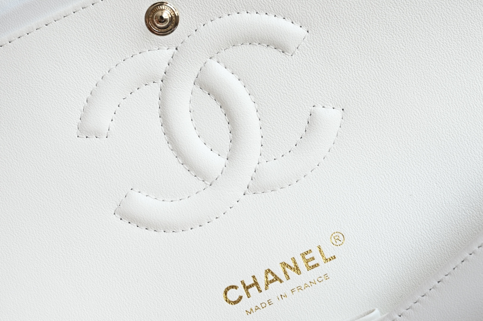 🌼白金版▪️正品级 包装如图全新发售‼️最新版𝙲𝙵系列专柜售价𝟾𝟺𝟸𝟹𝟶购入开发➠𝙲𝚕𝚊𝚜𝚜𝚒𝚌 𝙵𝚕𝚊