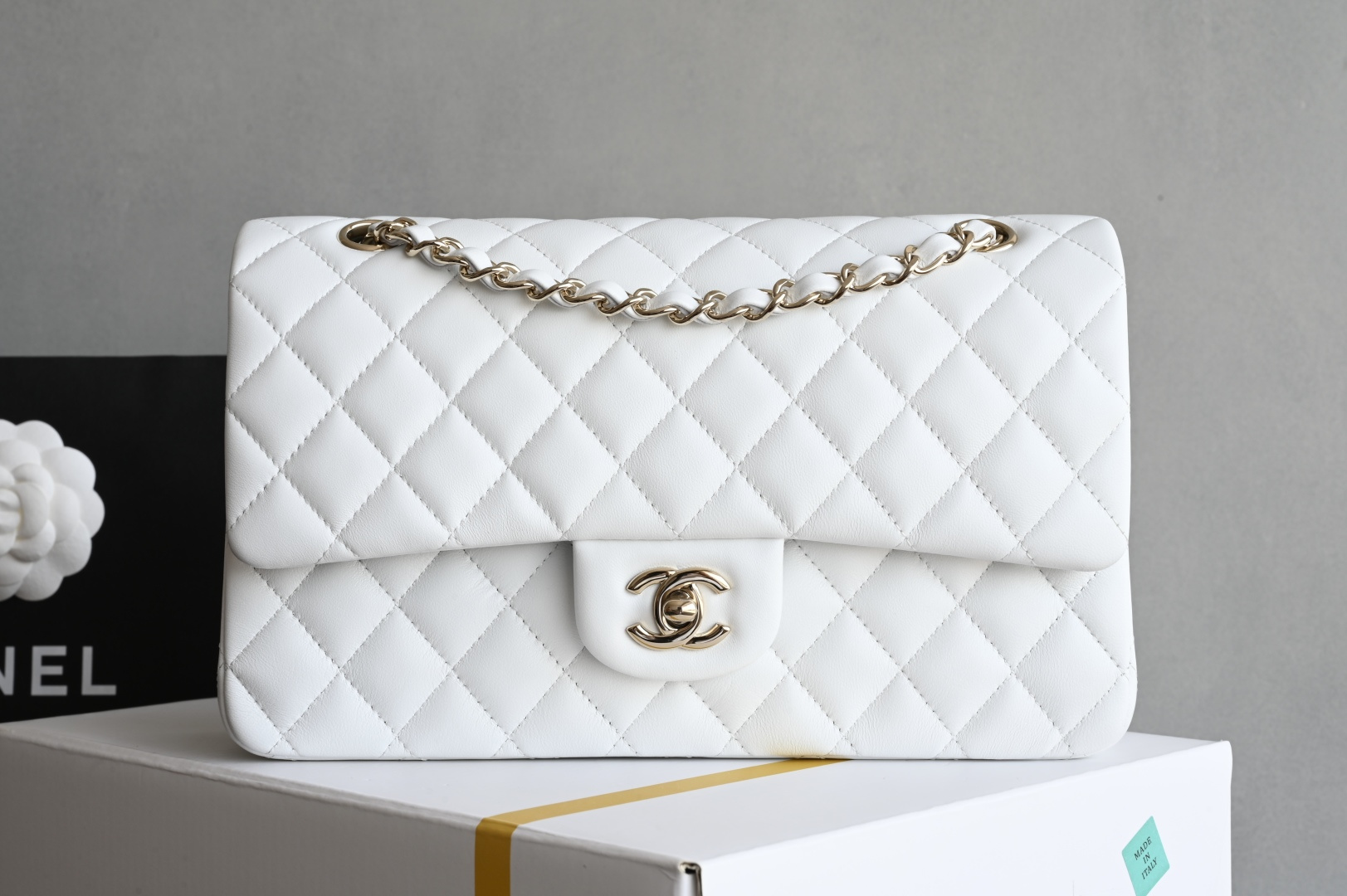 🌼白金版▪️正品级 包装如图全新发售‼️最新版𝙲𝙵系列专柜售价𝟾𝟺𝟸𝟹𝟶购入开发➠𝙲𝚕𝚊𝚜𝚜𝚒𝚌 𝙵𝚕𝚊