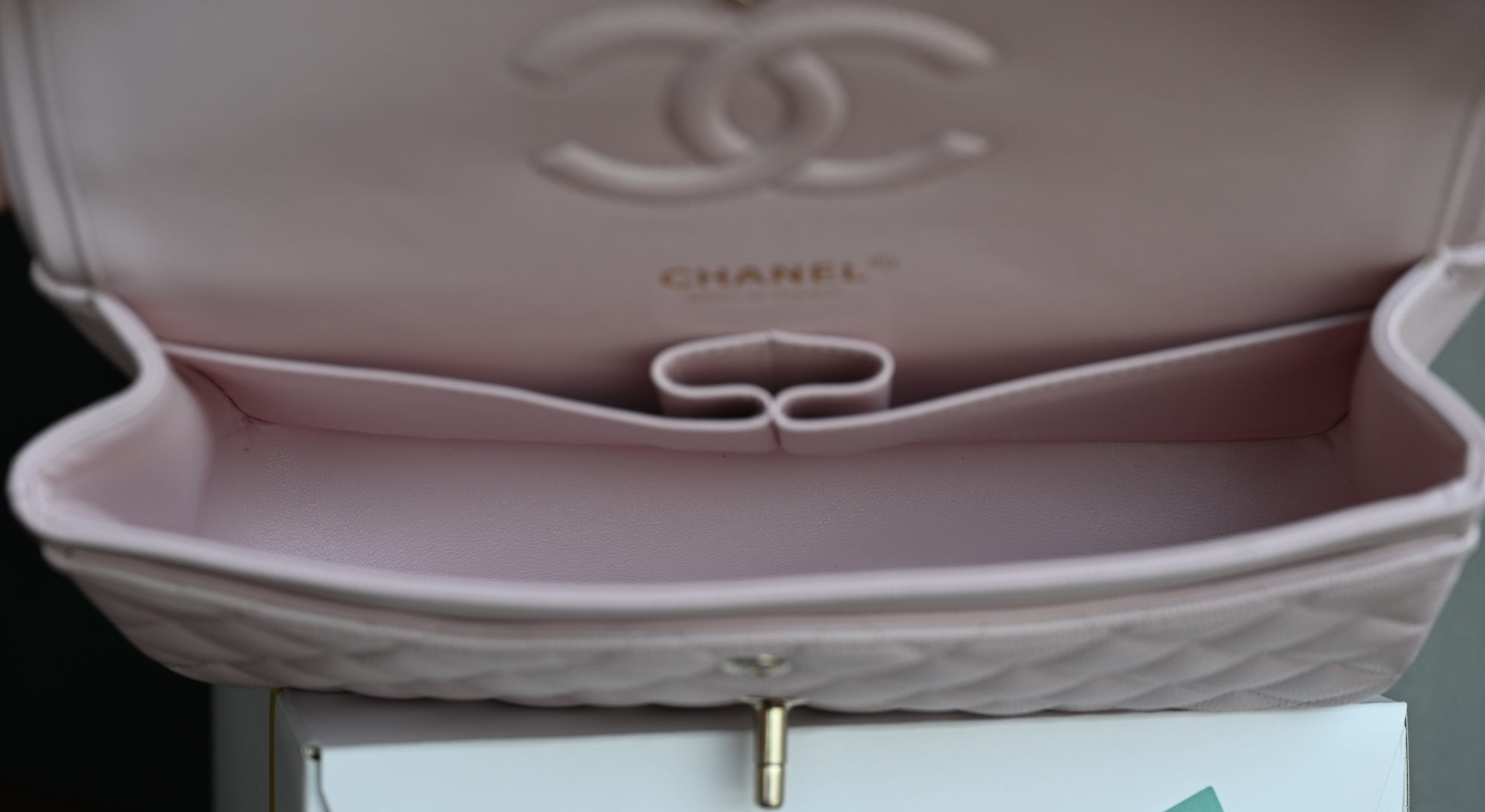 🌼白金版▪️正品级 包装如图𝐂𝐡𝐚𝐧𝐞𝐥 𝐂𝐅 升级版 手提粉全名Classic Fla0 尺寸： 15