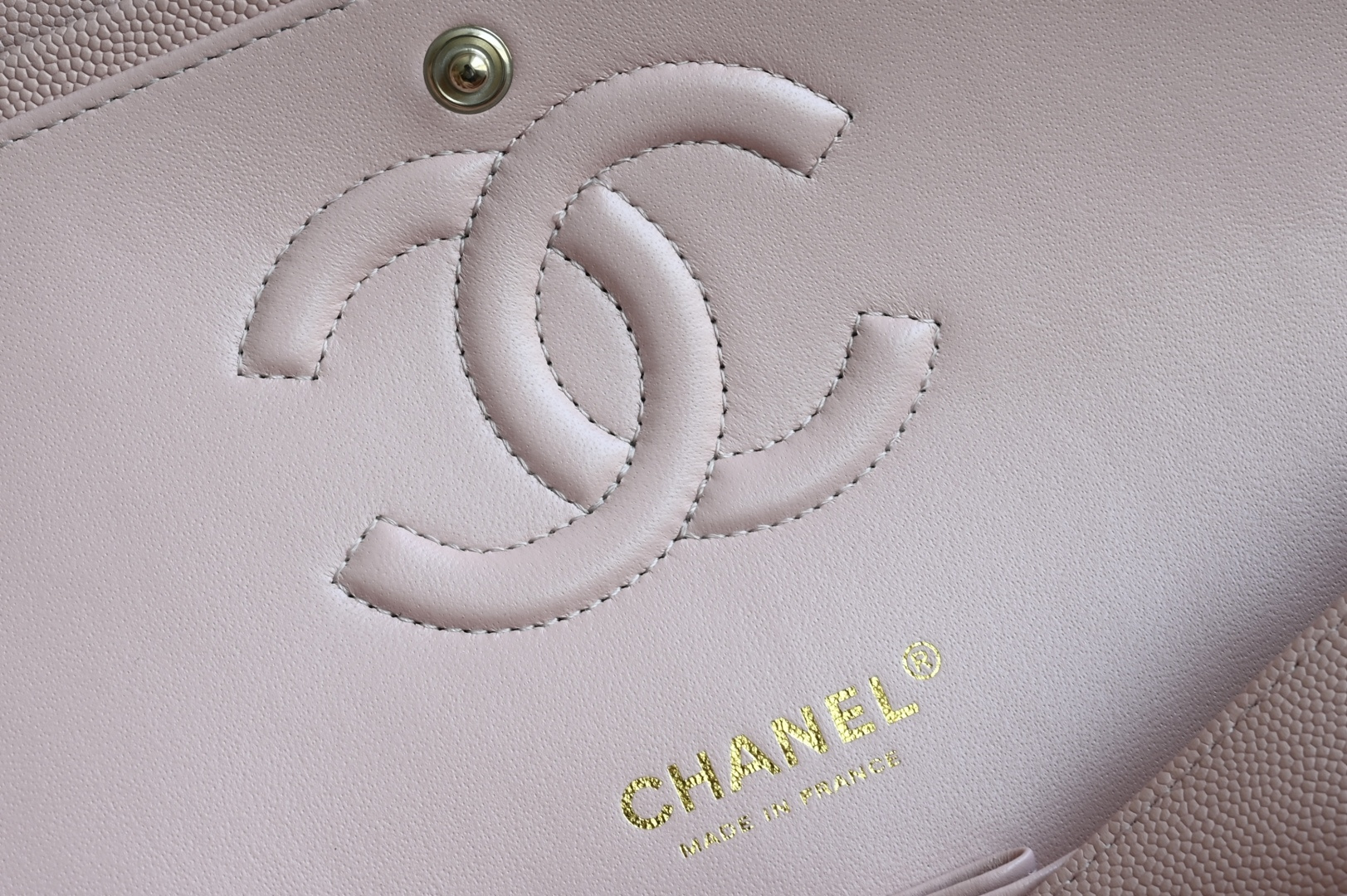 🌼白金版▪️正品级 包装如图𝐂𝐡𝐚𝐧𝐞𝐥 𝐂𝐅 升级版 中球粉全名Classic Fla0 尺寸： 15