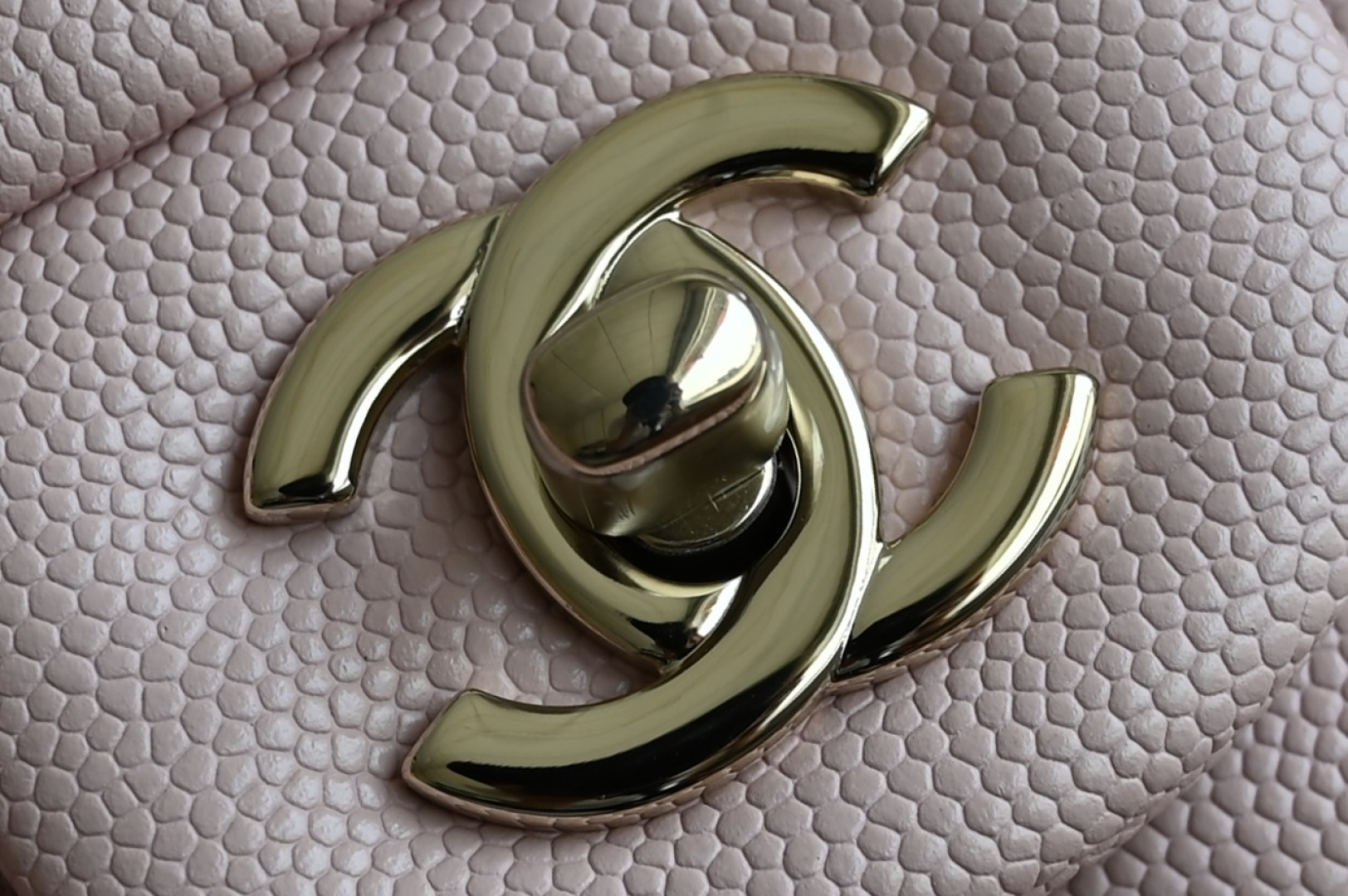 🌼白金版▪️正品级 包装如图𝐂𝐡𝐚𝐧𝐞𝐥 𝐂𝐅 升级版 中球粉全名Classic Fla0 尺寸： 15