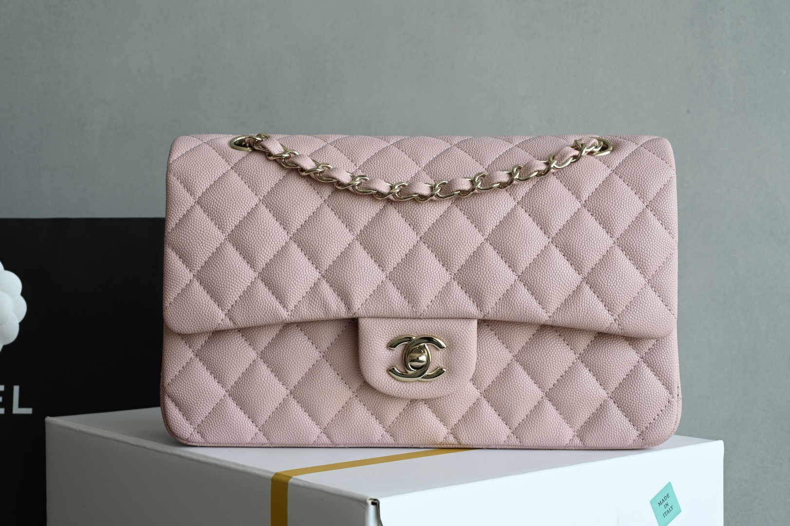 🌼白金版▪️正品级 包装如图𝐂𝐡𝐚𝐧𝐞𝐥 𝐂𝐅 升级版 中球粉全名Classic Fla0 尺寸： 15