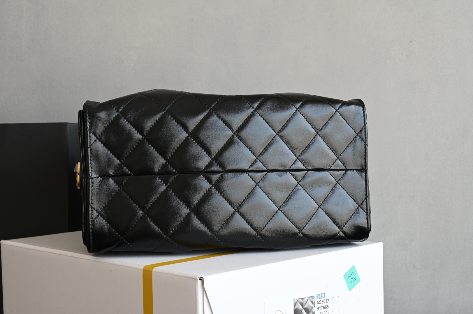 🌼白金版▪️正品级 包装如图全新到货🆕𝗖𝗵𝗮𝗻𝗲𝟭 𝟮𝟱𝗰早春嬉皮购物包小号 黑色♥专柜售价𝟦𝟩𝟪𝟢𝟢𝗋