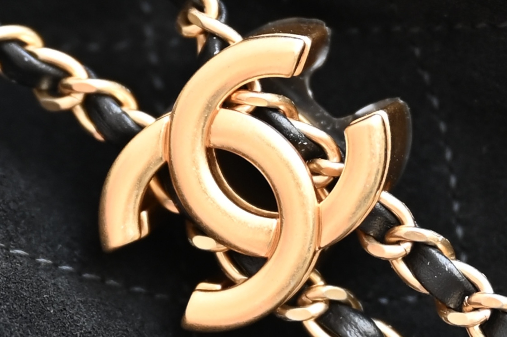 🌼白金版▪️正品级 包装如图全新到货🆕𝗖𝗵𝗮𝗻𝗲𝟭 𝟮𝟱𝗕𝗮𝗴嬉皮𝗁𝗈𝖻𝗈小号 黑色专柜售价𝟦𝟩𝟪𝟢𝟢𝗋