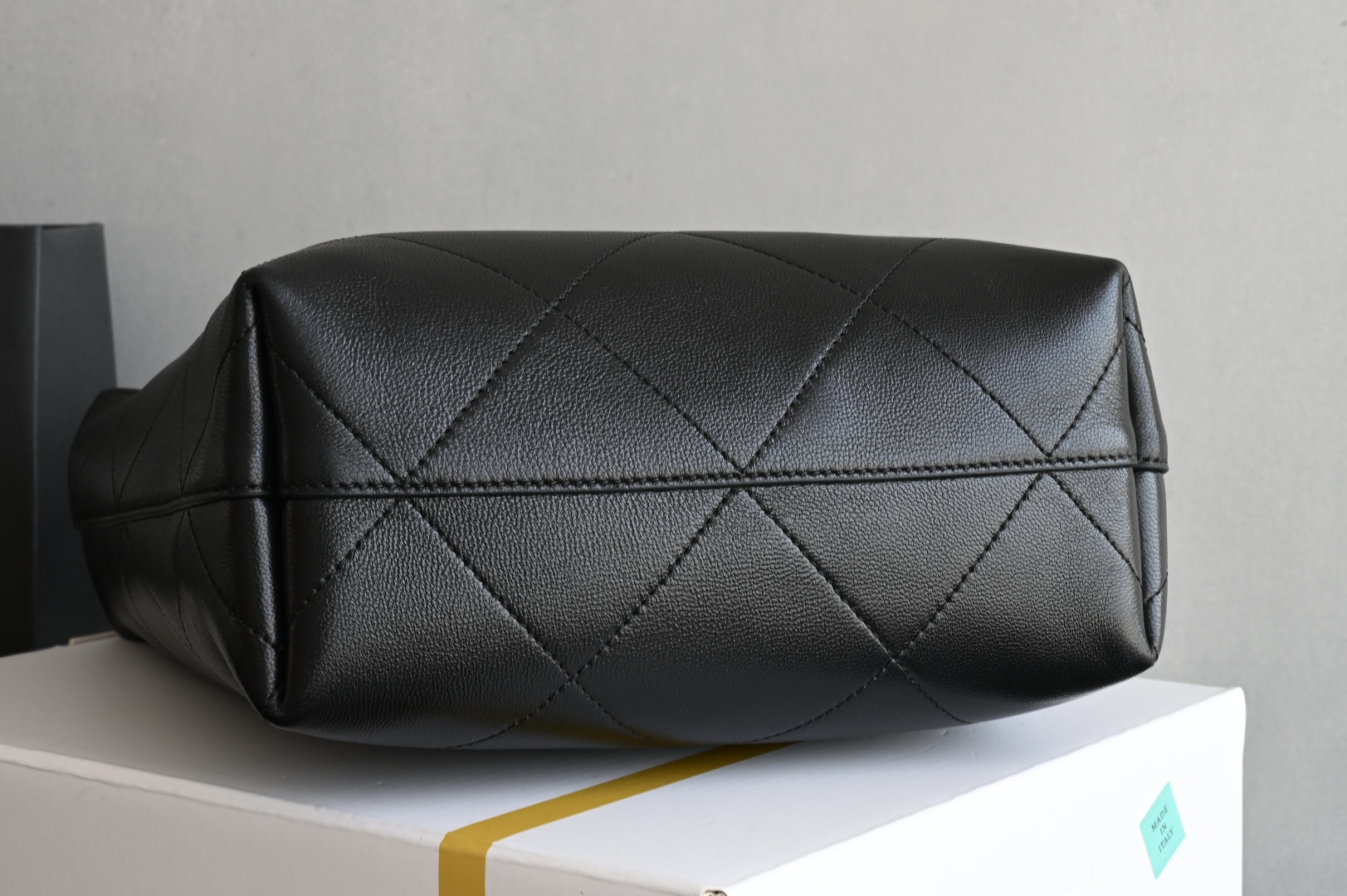 🌼白金版▪️正品级 包装如图全新到货🆕𝐂𝐡𝐚𝐧𝐞𝟏 𝟐𝟓𝐏 小号嬉皮包专柜售价𝟦𝟩𝟪𝟢𝟢𝗋𝗆𝖻购入开发〰