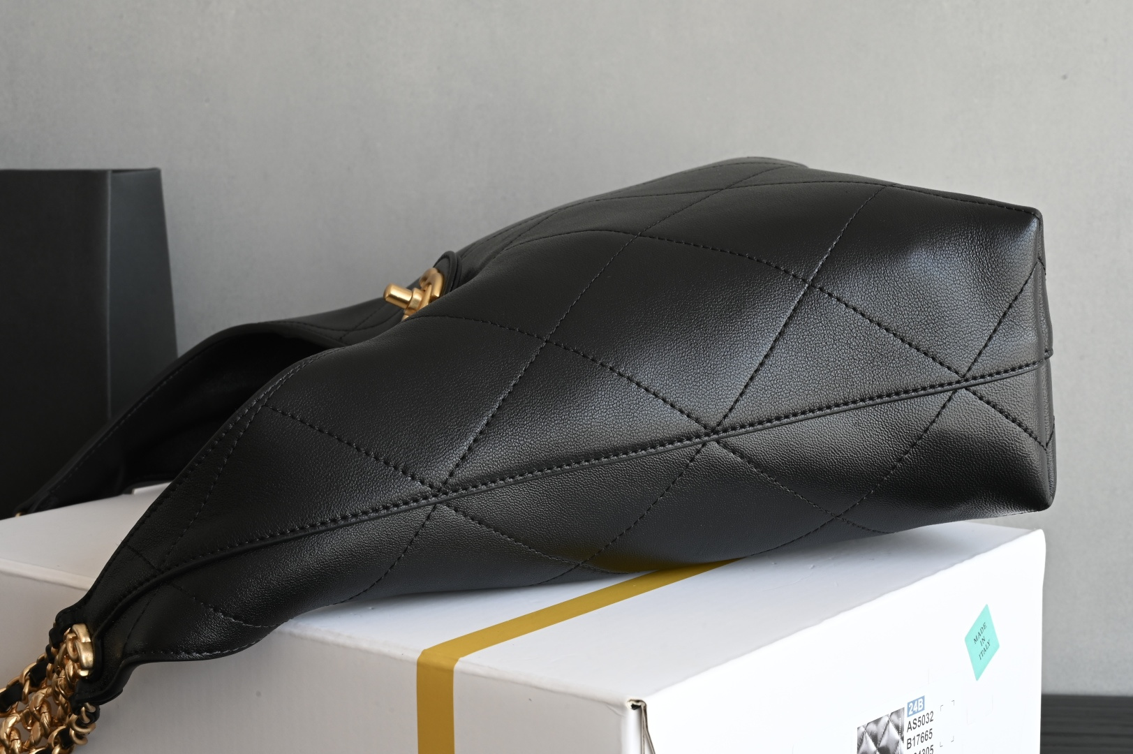 🌼白金版▪️正品级 包装如图全新到货🆕𝐂𝐡𝐚𝐧𝐞𝟏 𝟐𝟓𝐏 小号嬉皮包专柜售价𝟦𝟩𝟪𝟢𝟢𝗋𝗆𝖻购入开发〰