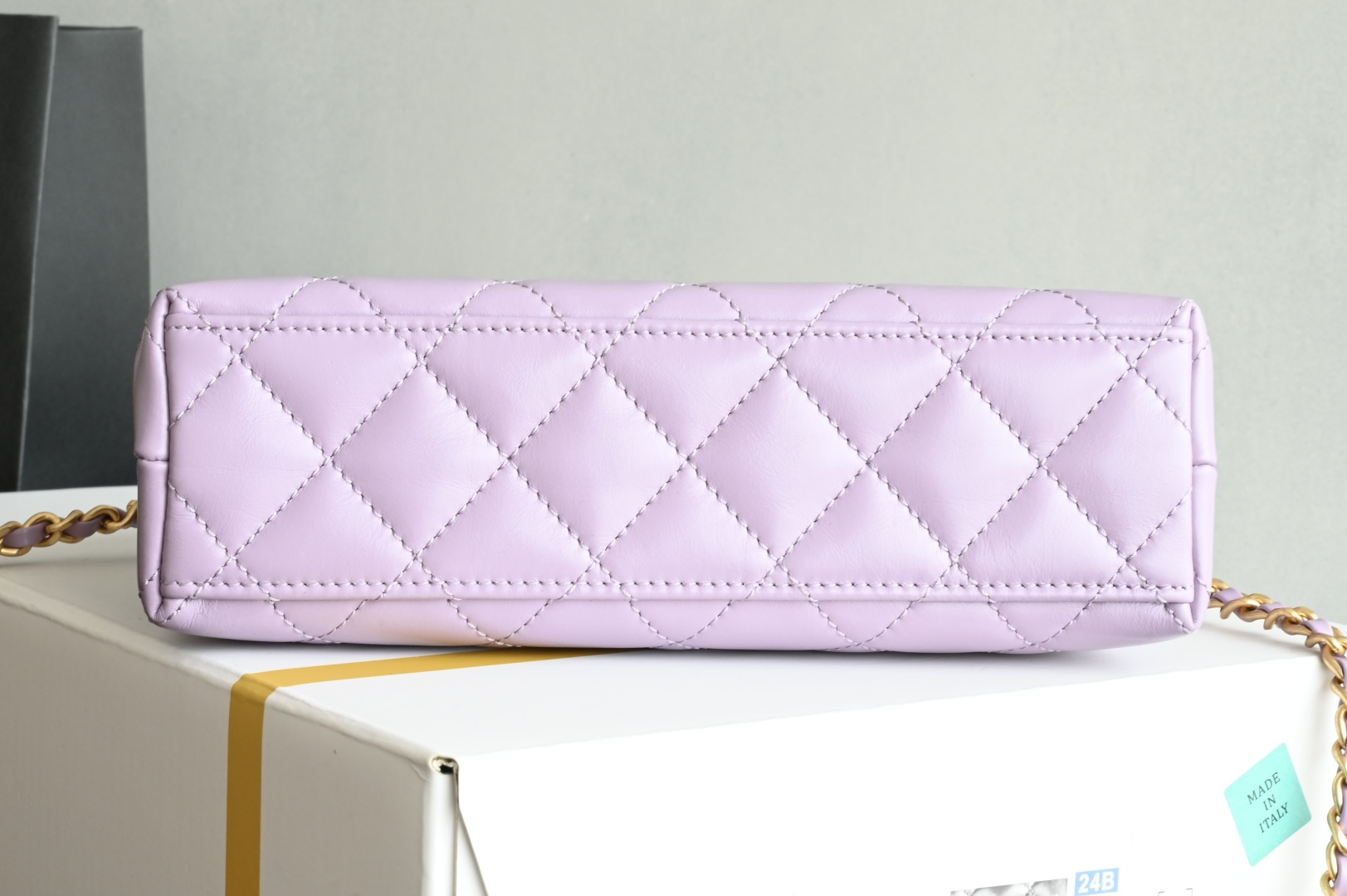 白金版▪️正品级 包装如图新品到货🆕𝗖𝗵𝗮𝗻𝗲𝟭 𝟐𝟒𝐏系列💟𝗞𝗲𝗹𝗹𝘆 手提链条包大号 烟紫 专柜售价