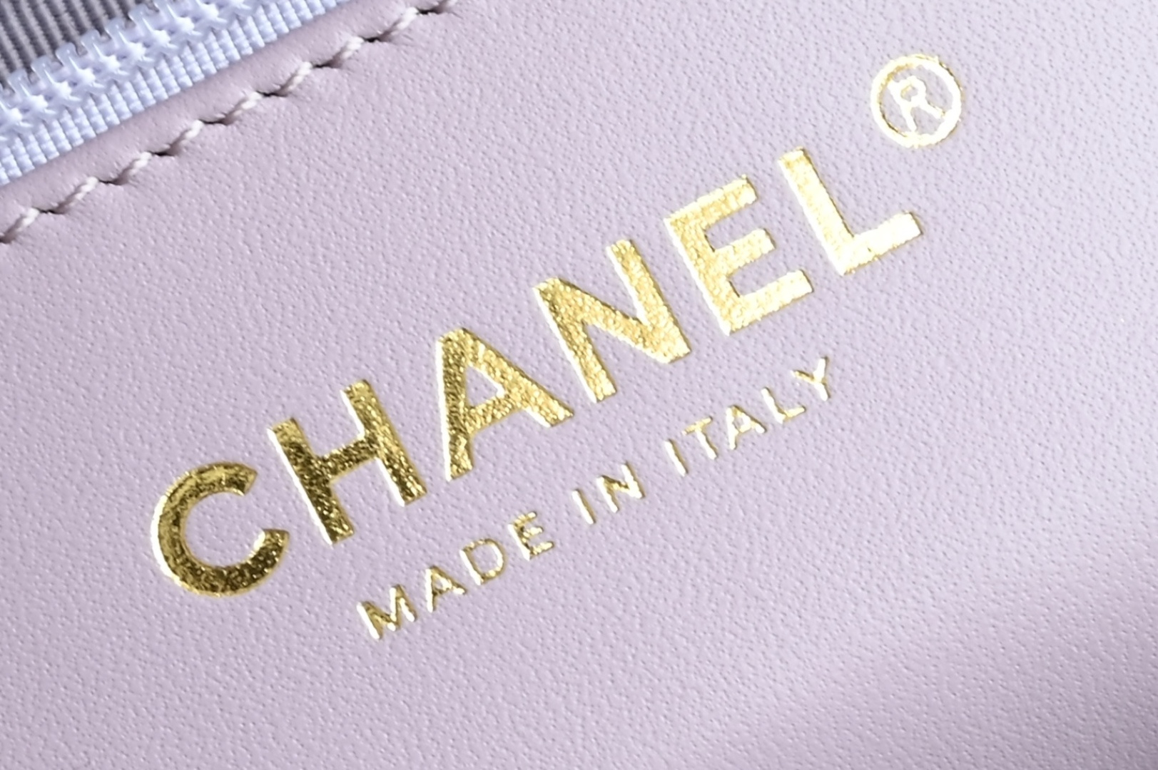 白金版▪️正品级 包装如图新品到货🆕𝗖𝗵𝗮𝗻𝗲𝟭 𝟐𝟒𝐏系列💟𝗞𝗲𝗹𝗹𝘆 手提链条包大号 烟紫 专柜售价